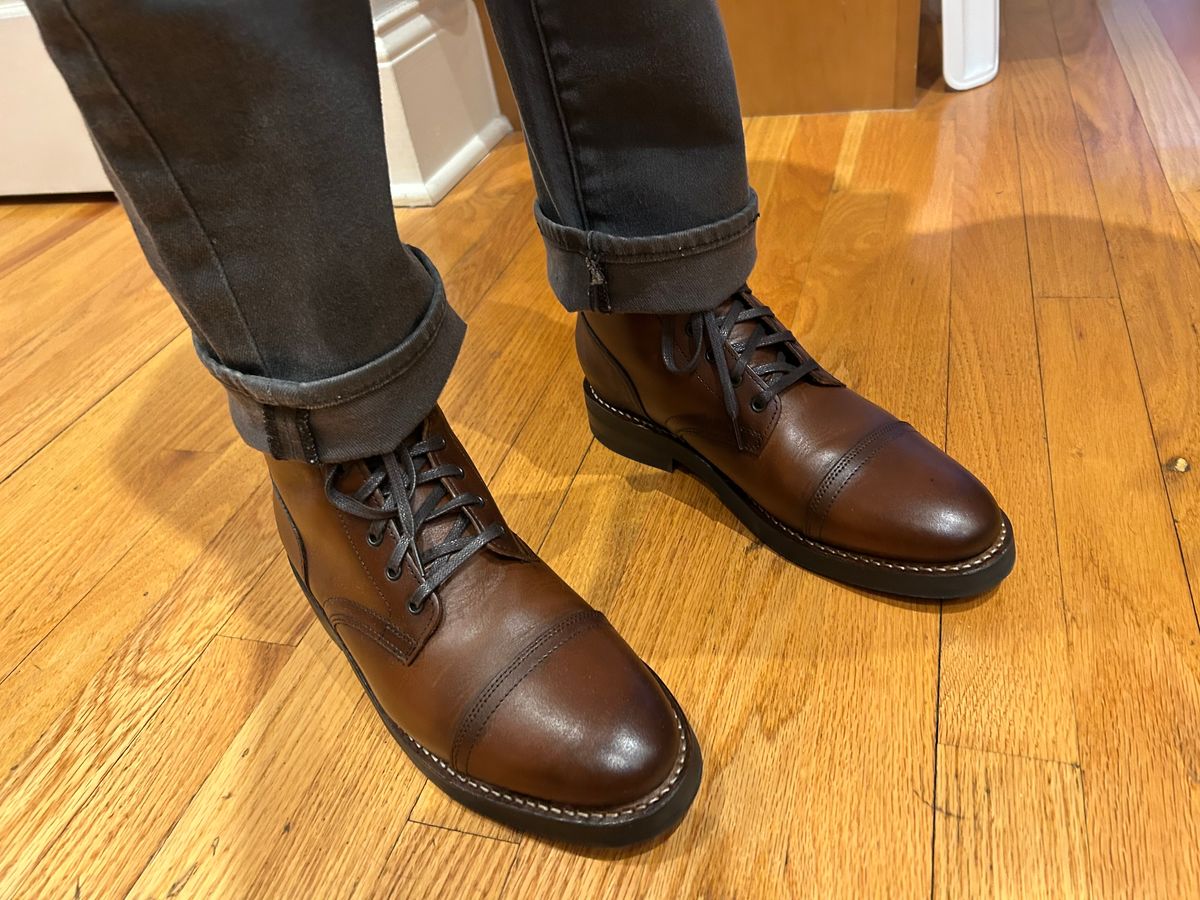 Photo by Juan on January 19, 2025 of the Thursday Captain in Brandy Hand-Finished Full Grain.