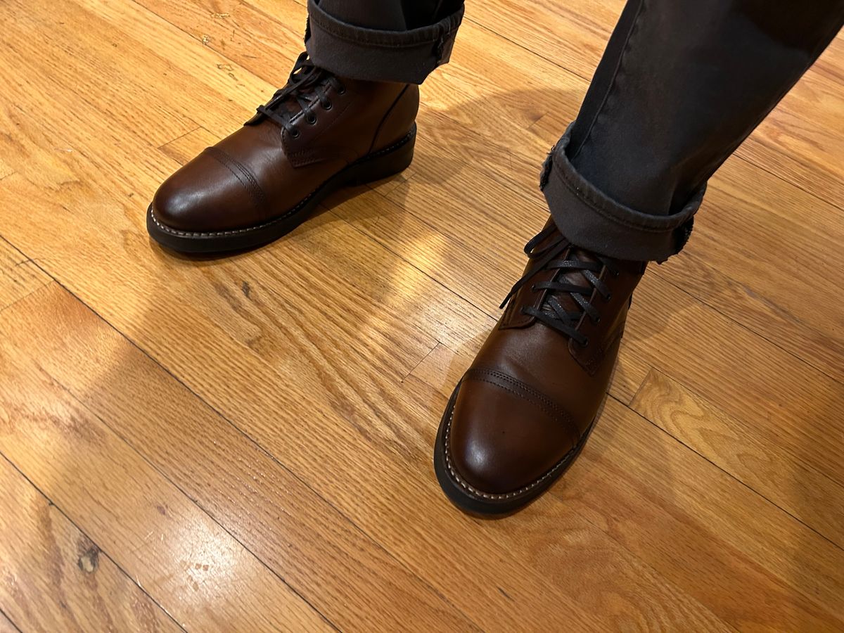 Photo by Juan on January 19, 2025 of the Thursday Captain in Brandy Hand-Finished Full Grain.
