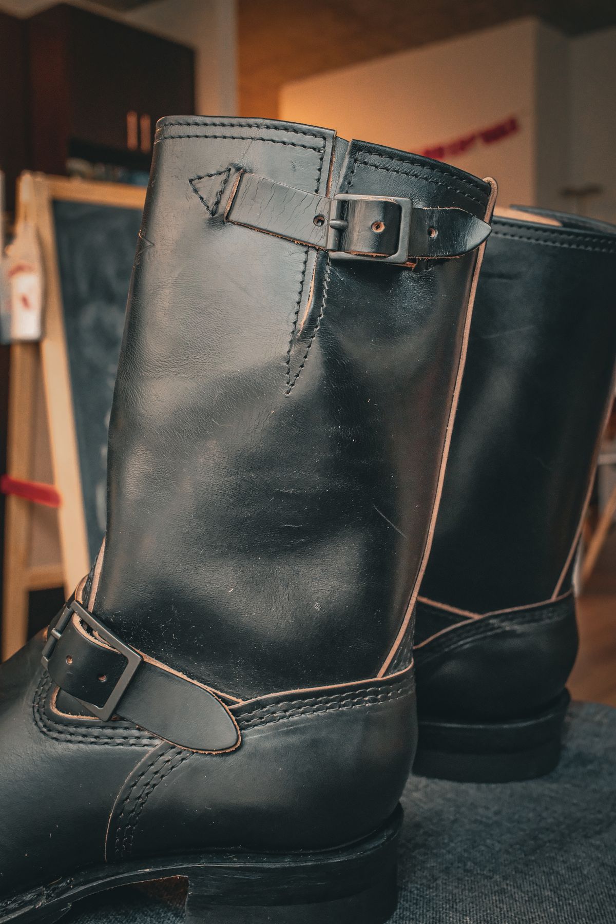 Photo by chris8leal on December 24, 2025 of the Wesco Mister Lou in Horween Black Chromexcel Horsehide.