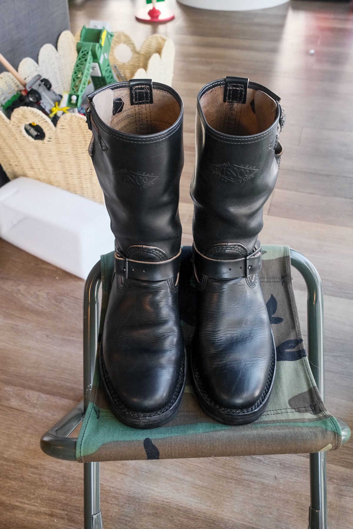 Photo by chris8leal on February 1, 2026 of the Wesco Mister Lou in Horween Black Chromexcel Horsehide.