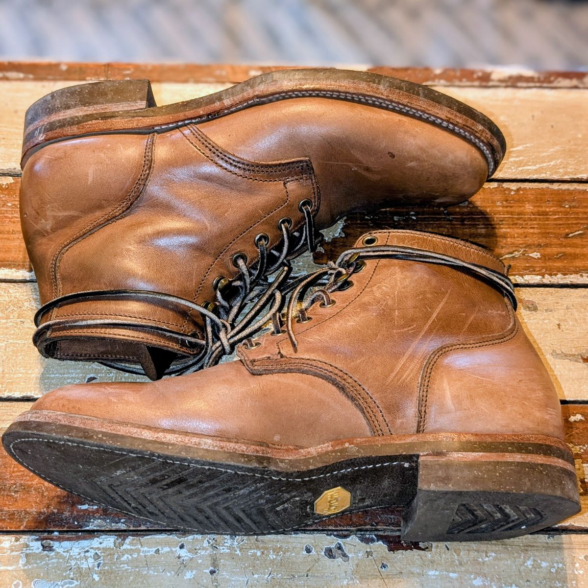 Photo by ZelieDad on November 30, 2025 of the Oak Street Bootmakers Storm Boot in Horween Natural Chromexcel.
