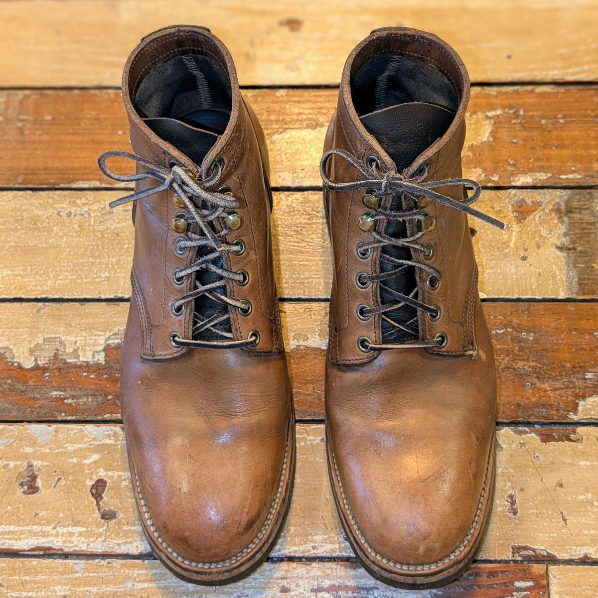 Photo by ZelieDad on February 2, 2026 of the Oak Street Bootmakers Storm Boot in Horween Natural Chromexcel.