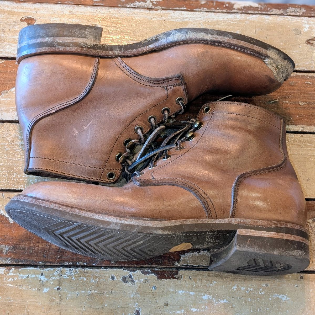 Photo by ZelieDad on February 28, 2026 of the Oak Street Bootmakers Storm Boot in Horween Natural Chromexcel.