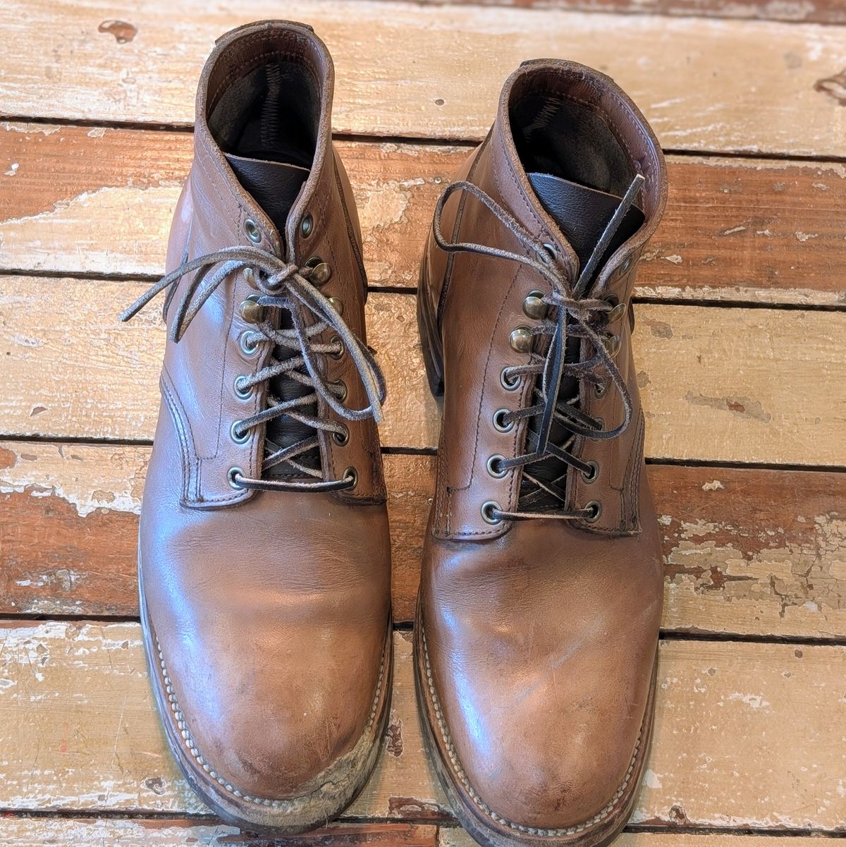 Photo by ZelieDad on February 28, 2026 of the Oak Street Bootmakers Storm Boot in Horween Natural Chromexcel.