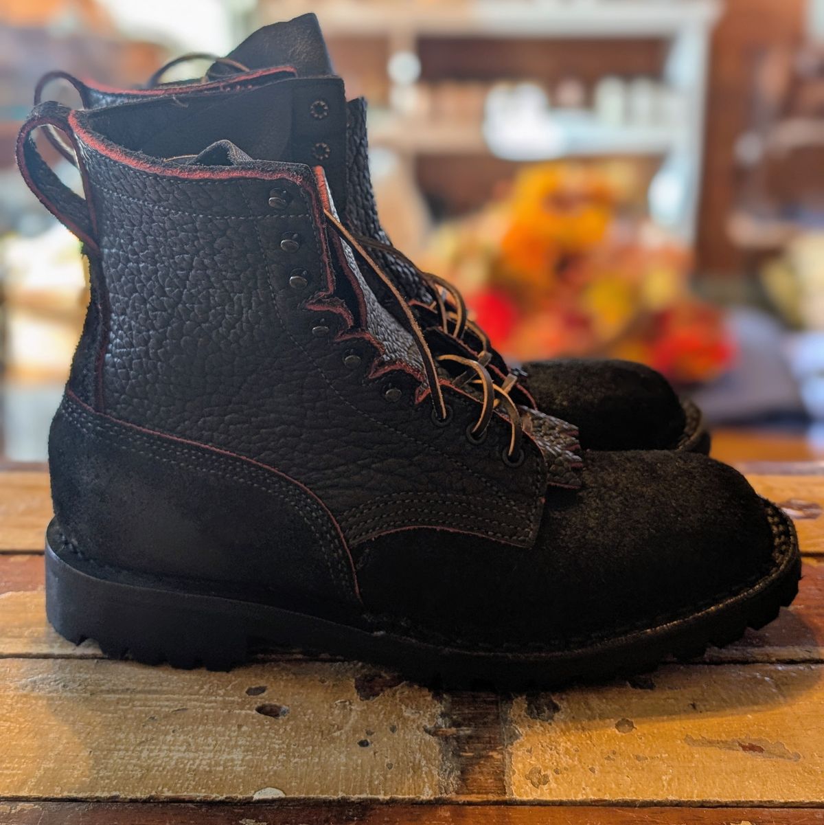 Photo by ZelieDad on November 1, 2025 of the JK Boots Bear Slayers in Bison Bloodcore.