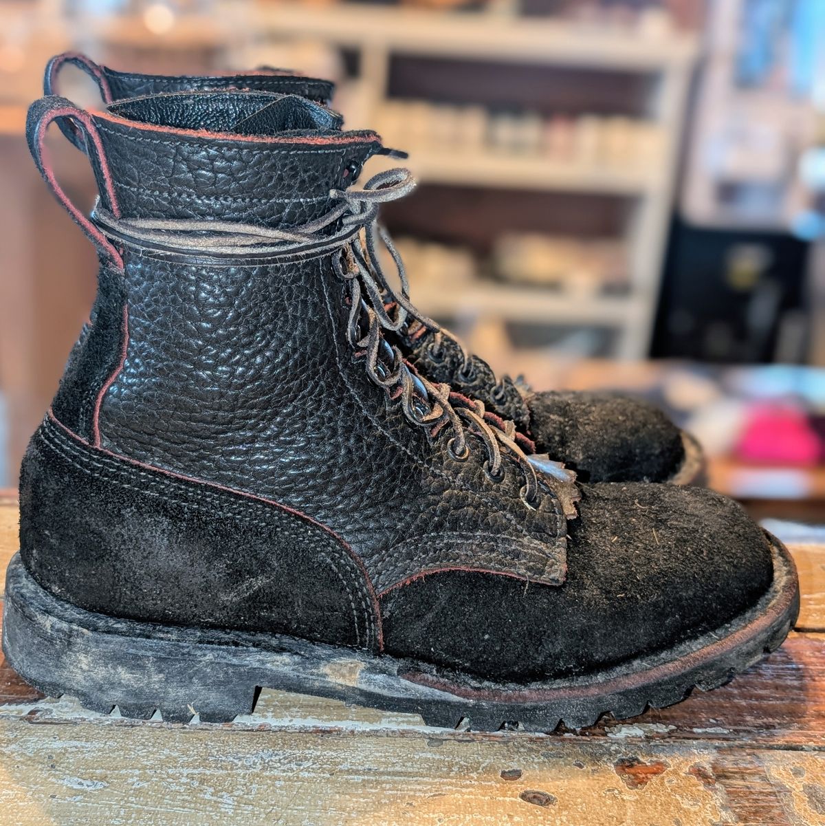 Photo by ZelieDad on January 2, 2026 of the JK Boots Bear Slayers in Bison Bloodcore.