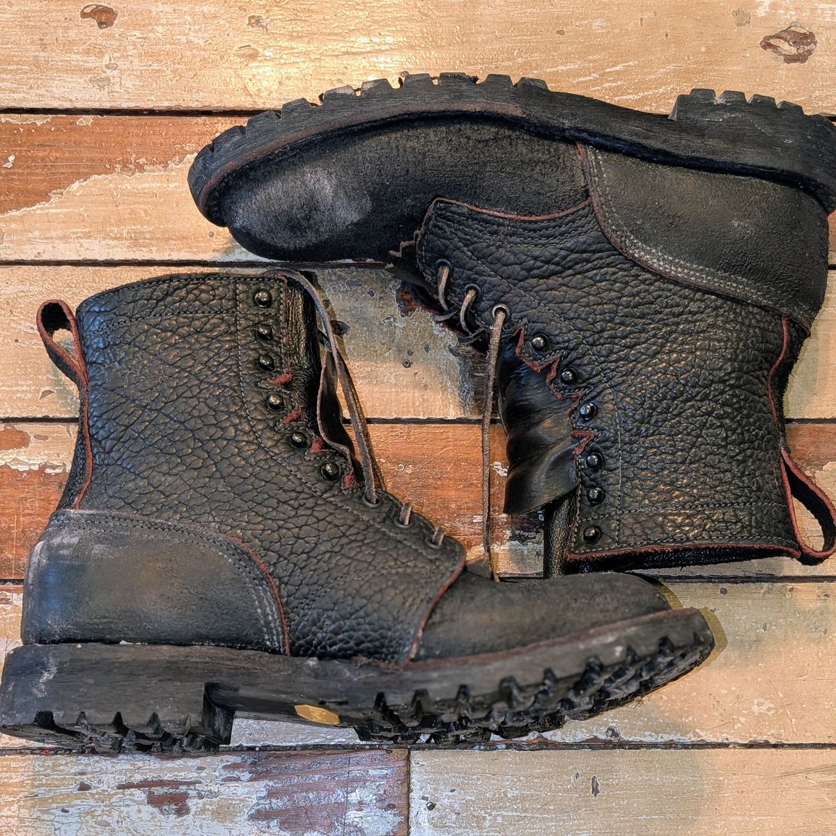 Photo by ZelieDad on February 2, 2026 of the JK Boots Bear Slayers in Bison Bloodcore.