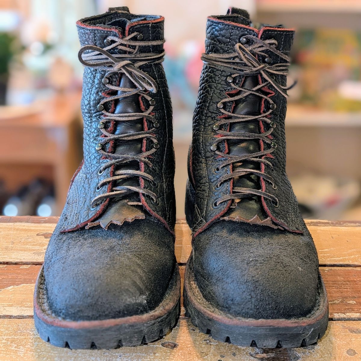 Photo by ZelieDad on February 28, 2026 of the JK Boots Bear Slayers in Bison Bloodcore.