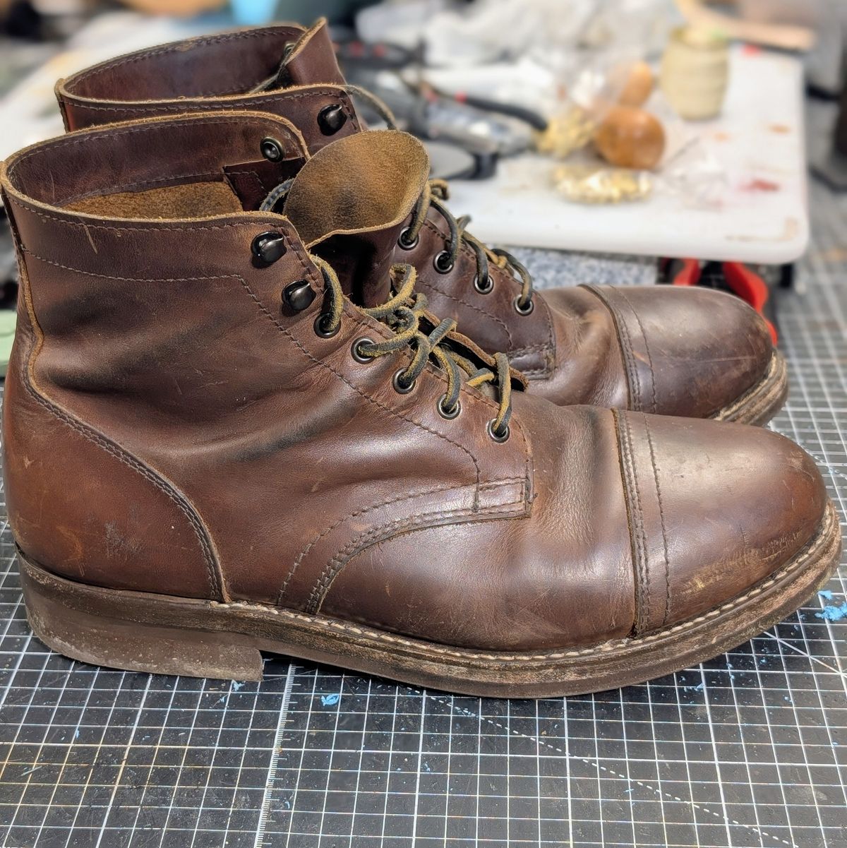 Photo by ZelieDad on February 5, 2026 of the Thursday Hertiage Captain in Thursday / Rustic Brown.