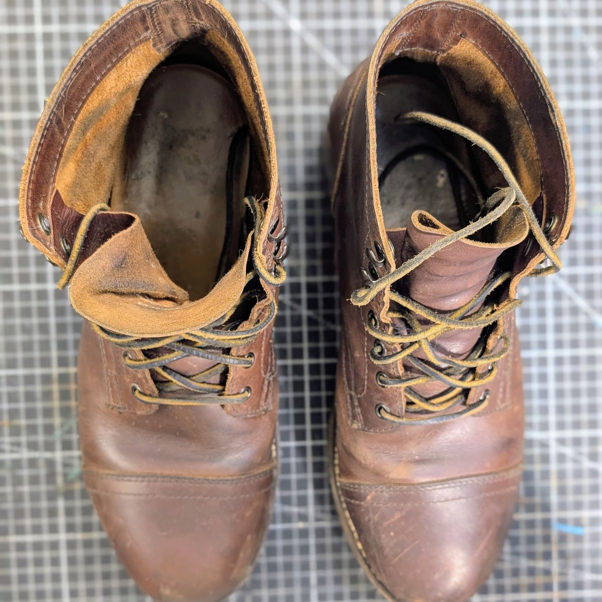 Photo by ZelieDad on February 5, 2026 of the Thursday Hertiage Captain in Thursday / Rustic Brown.