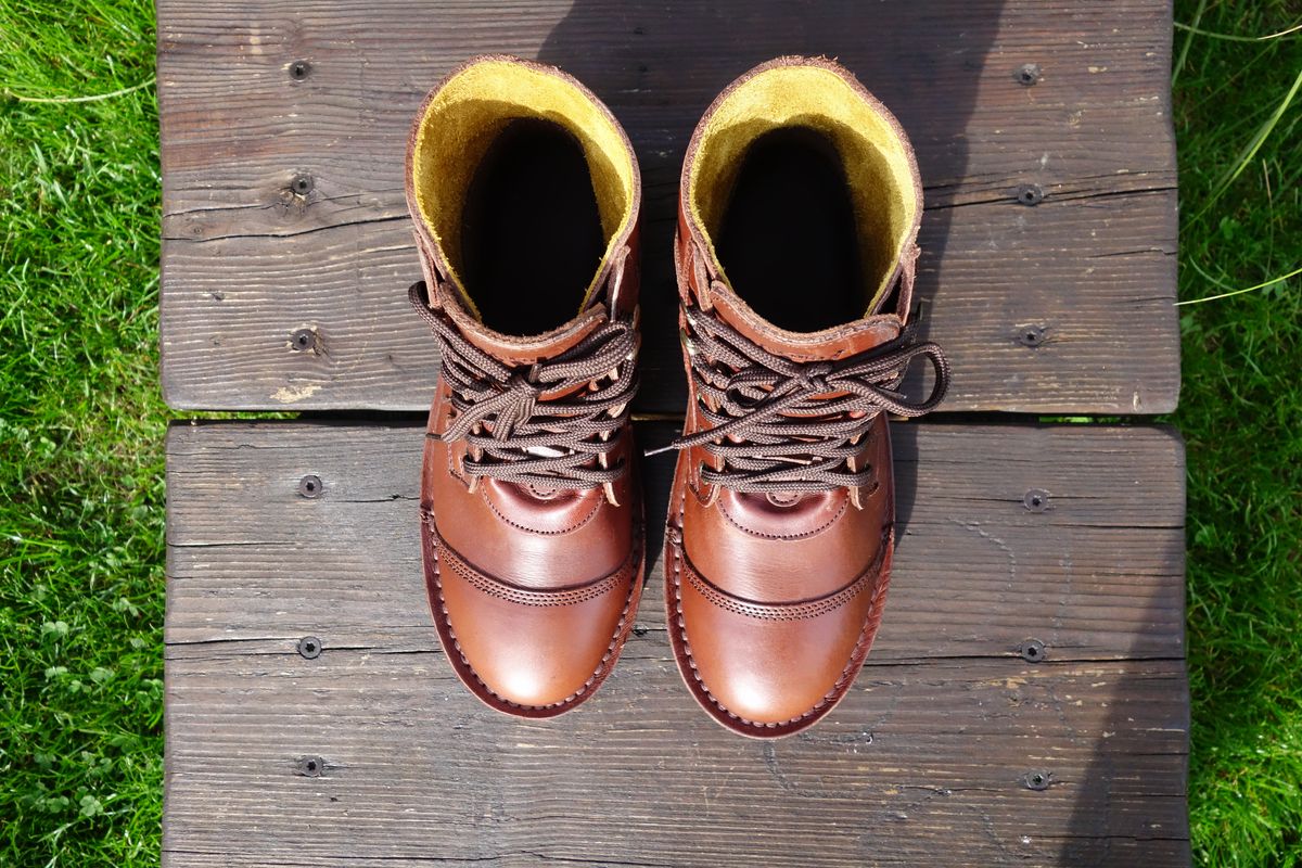 Photo by Dennis on October 1, 2024 of the Jim Green Numzaan in Jim Green Walnut Veg Tan.