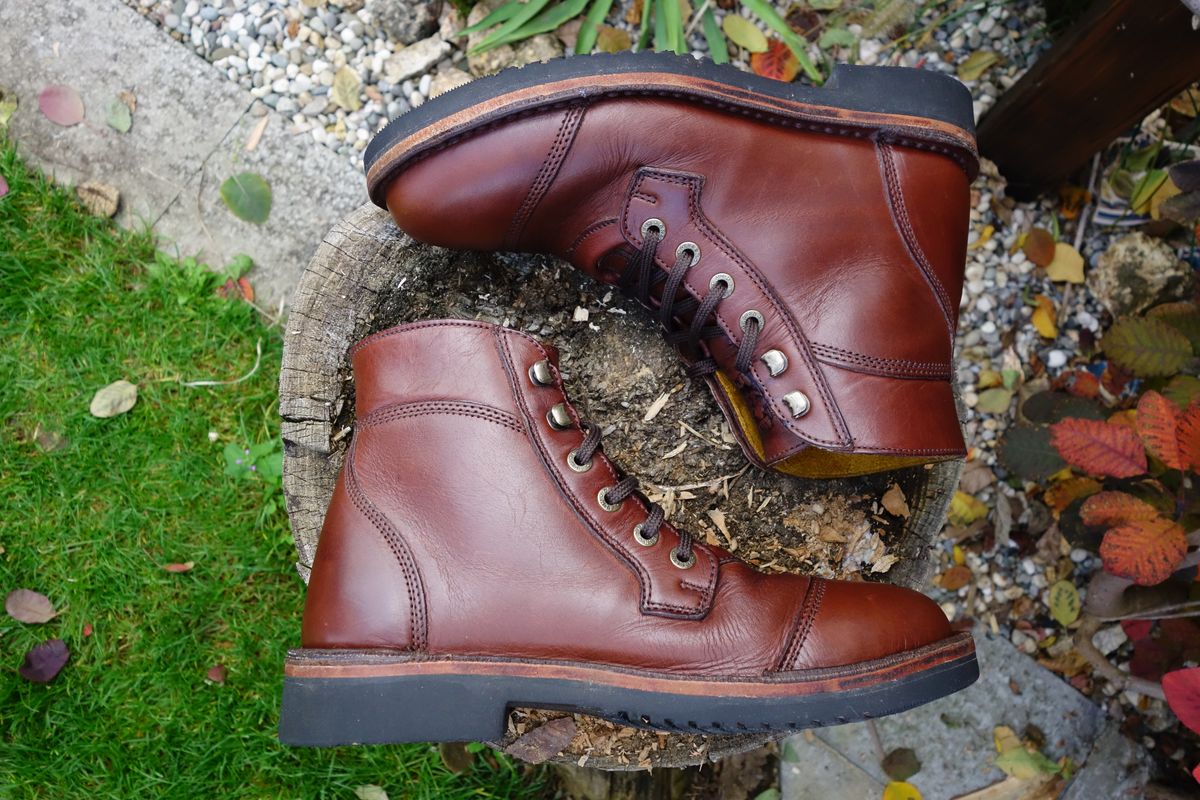 Photo by Dennis on November 1, 2024 of the Jim Green Numzaan in Jim Green Walnut Veg Tan.