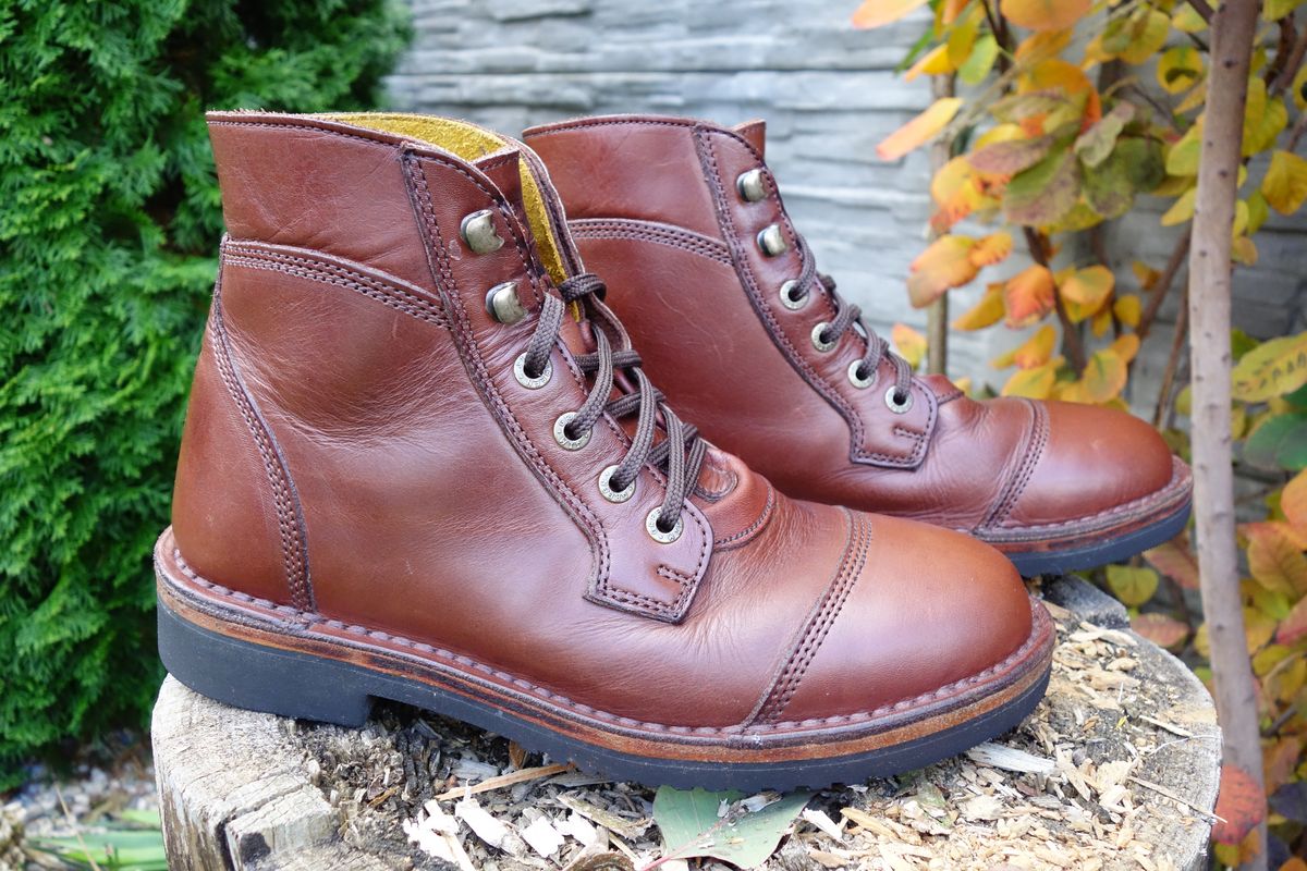 Photo by Dennis on November 1, 2024 of the Jim Green Numzaan in Jim Green Walnut Veg Tan.