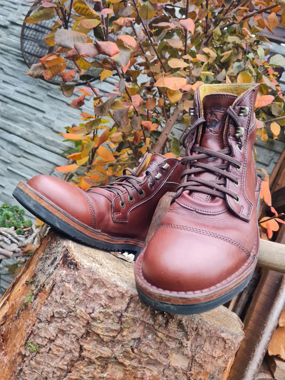 Photo by Dennis on November 6, 2024 of the Jim Green Numzaan in Jim Green Walnut Veg Tan.
