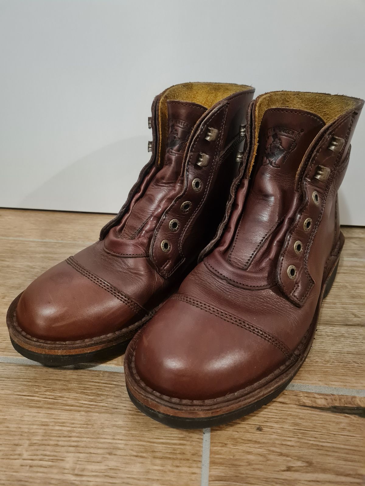 Photo by Dennis on November 19, 2024 of the Jim Green Numzaan in Jim Green Walnut Veg Tan.