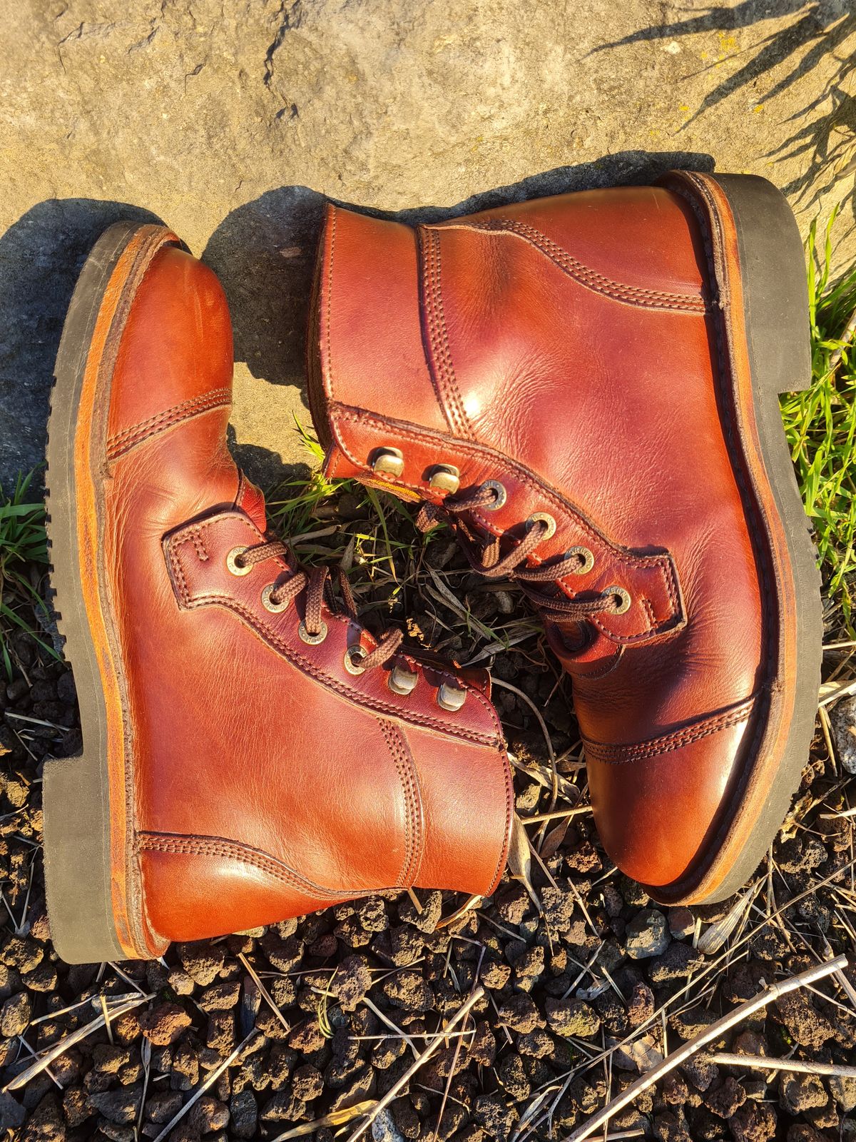 Photo by Dennis on December 1, 2024 of the Jim Green Numzaan in Jim Green Walnut Veg Tan.