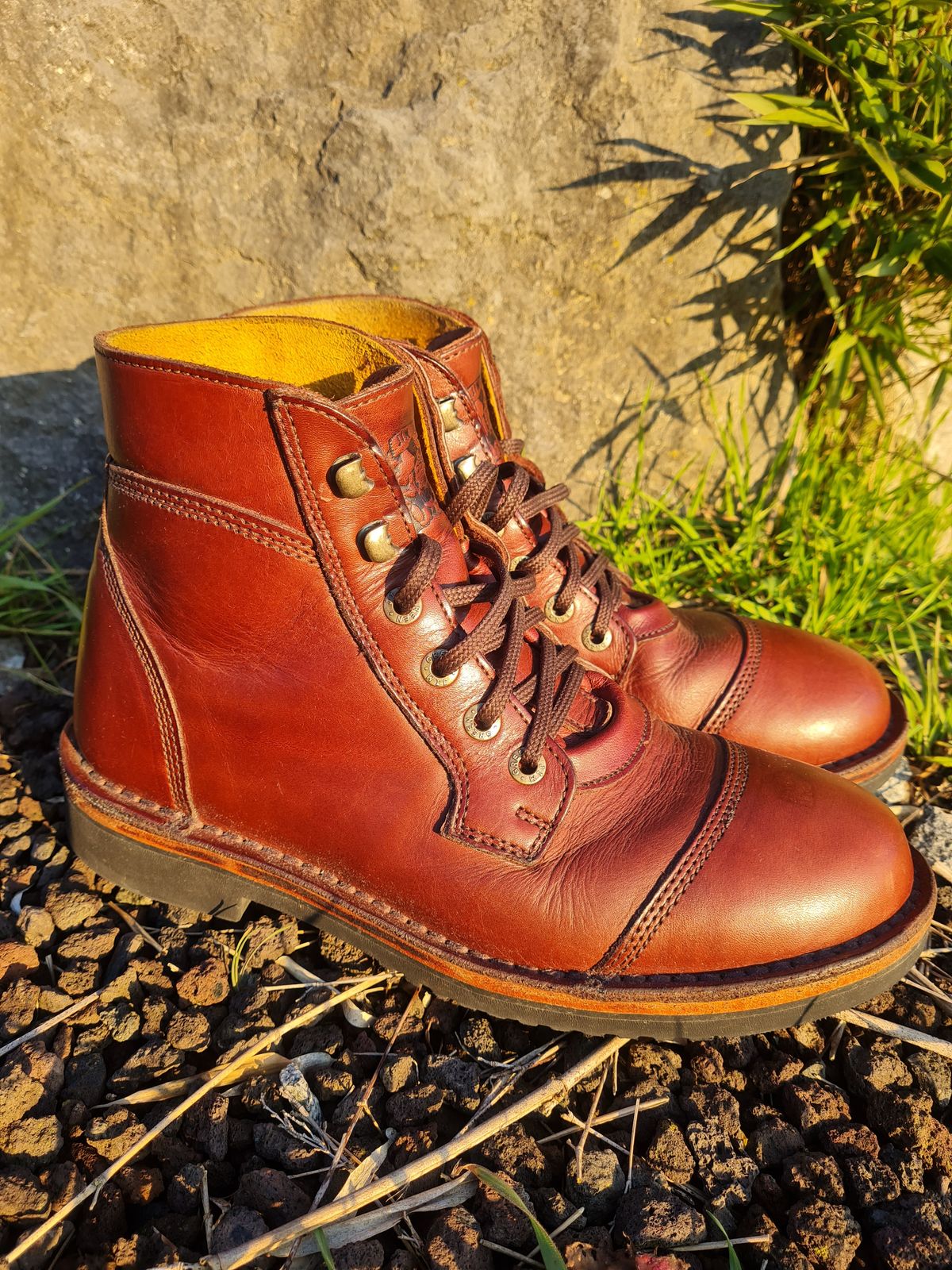 Photo by Dennis on December 1, 2024 of the Jim Green Numzaan in Jim Green Walnut Veg Tan.