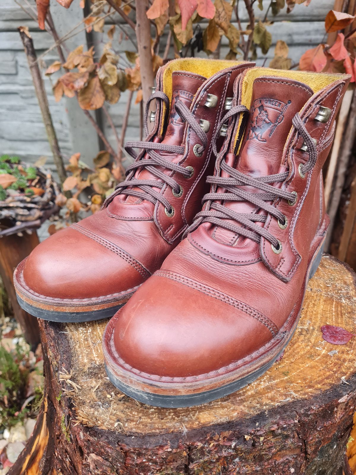 Photo by Dennis on December 8, 2024 of the Jim Green Numzaan in Jim Green Walnut Veg Tan.