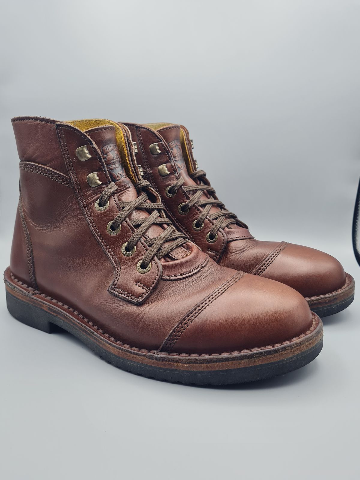 Photo by Dennis on January 2, 2025 of the Jim Green Numzaan in Jim Green Walnut Veg Tan.
