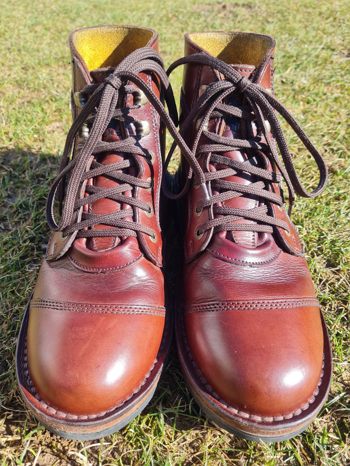 Photo by Dennis on March 2, 2025 of the Jim Green Numzaan in Jim Green Walnut Veg Tan.