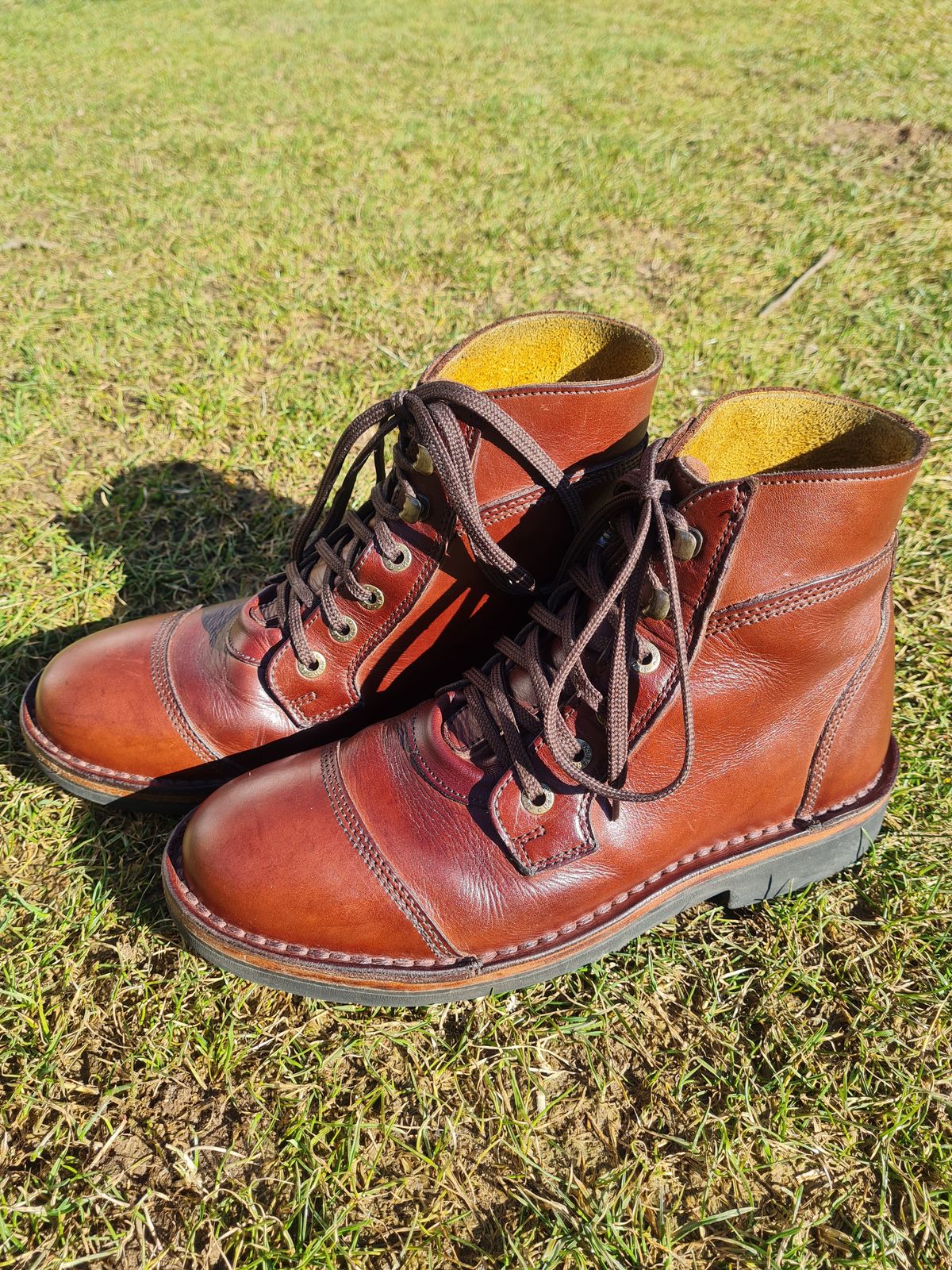 Photo by Dennis on March 2, 2025 of the Jim Green Numzaan in Jim Green Walnut Veg Tan.