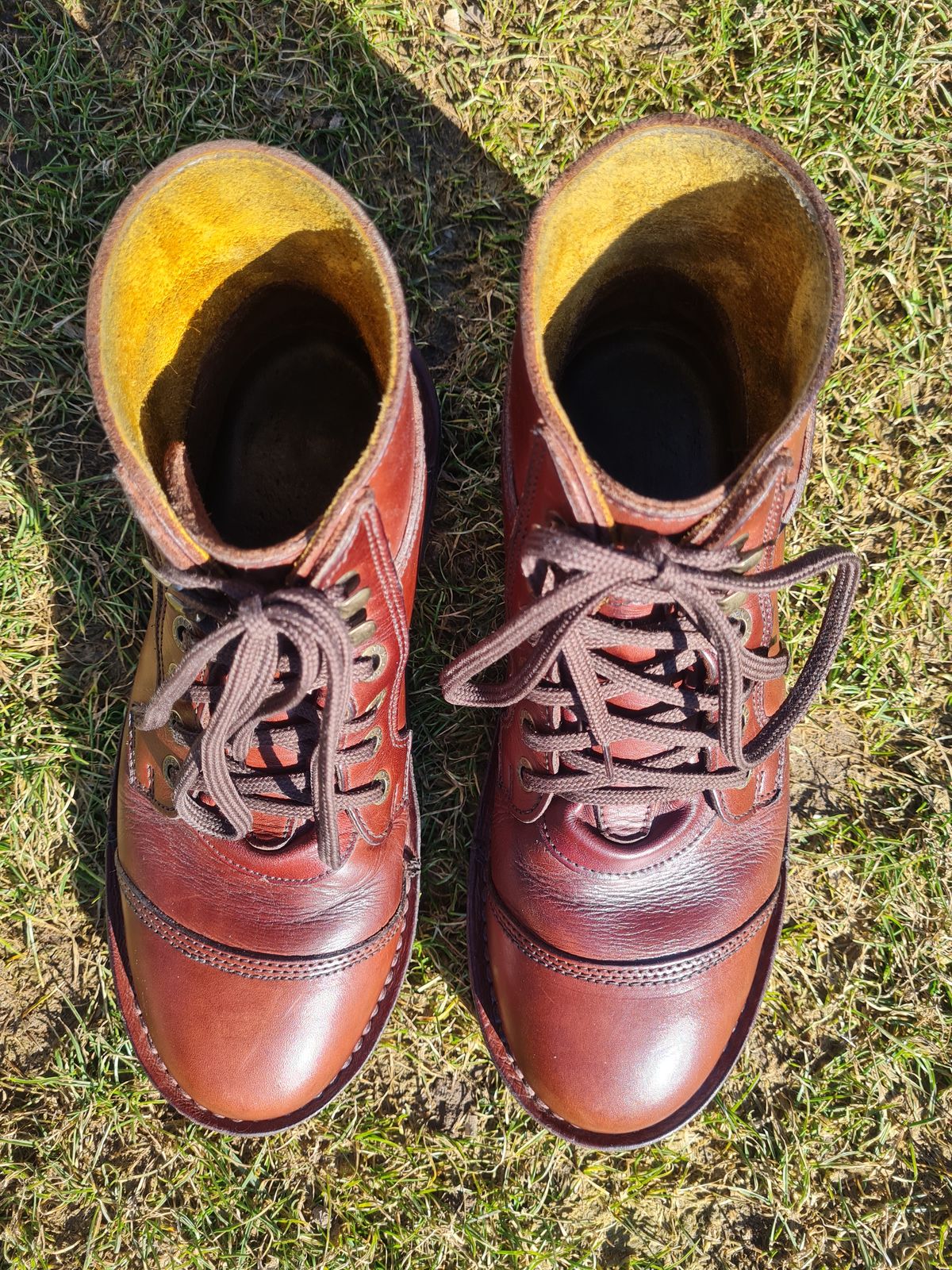 Photo by Dennis on March 2, 2025 of the Jim Green Numzaan in Jim Green Walnut Veg Tan.
