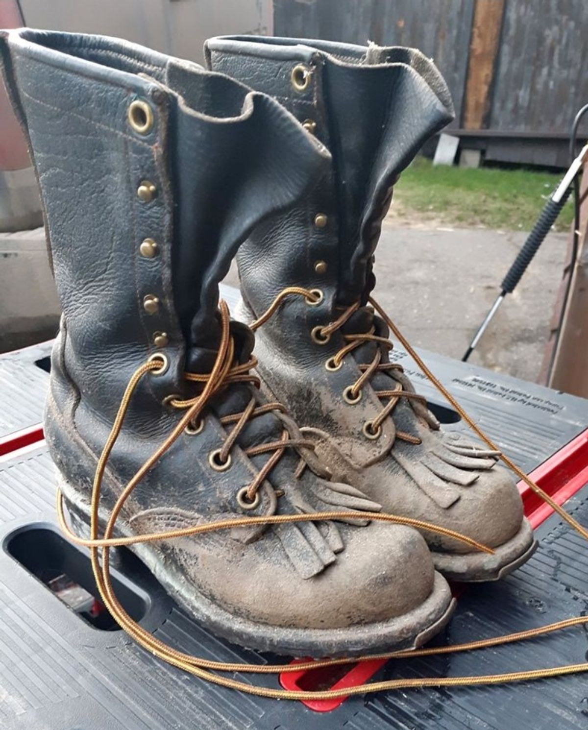 Photo by Jesse_deHoog on June 20, 2024 of the Viberg Bison 10" Caulk Boot in Black Buffalo.