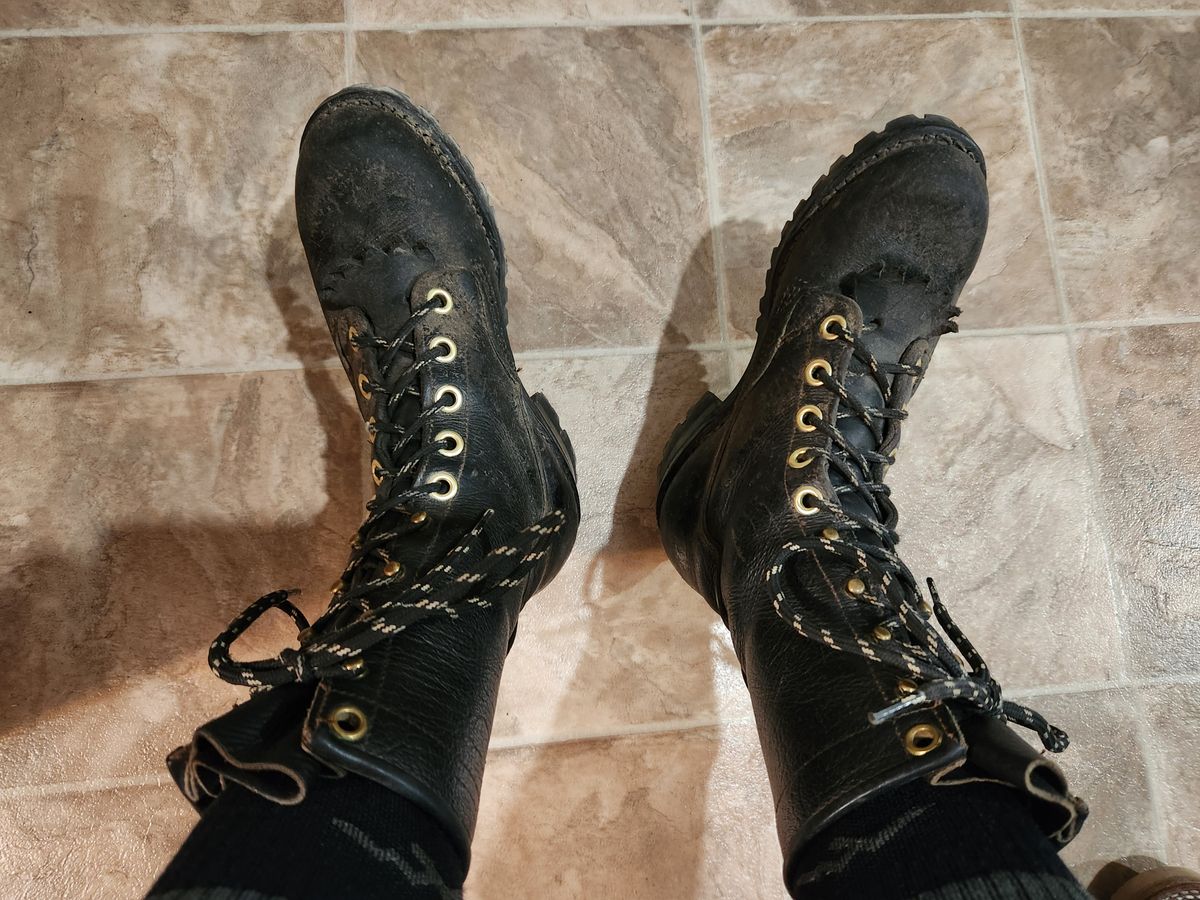 Photo by Jesse_deHoog on January 26, 2025 of the Viberg Bison 10" Caulk Boot in Black Buffalo.