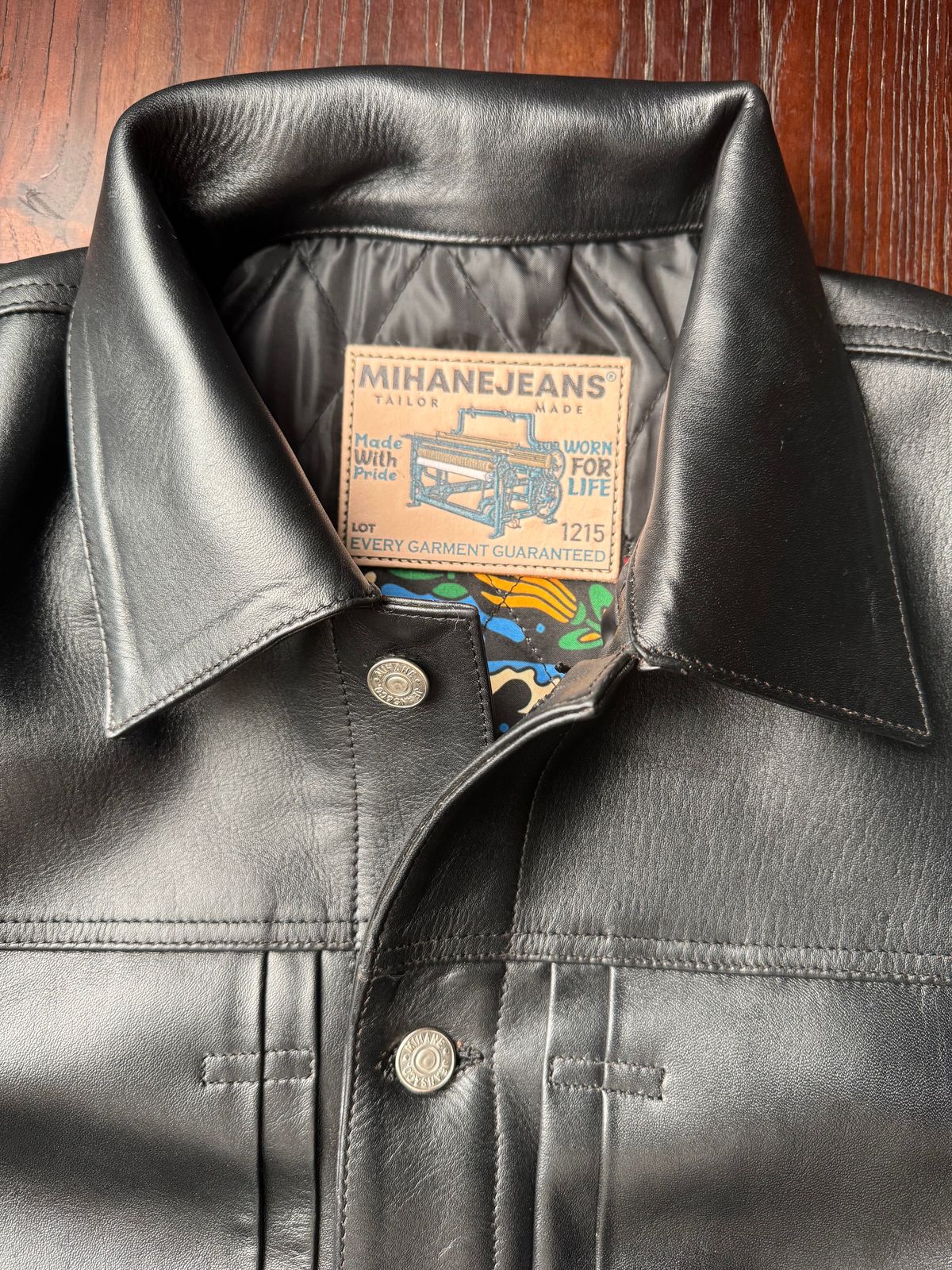 Photo by Davi_Arzika on November 4, 2025 of the Mihane Jeans Tipe 1 Leather jacket in Steerhide Black Teacore 1.4-1.5mm.