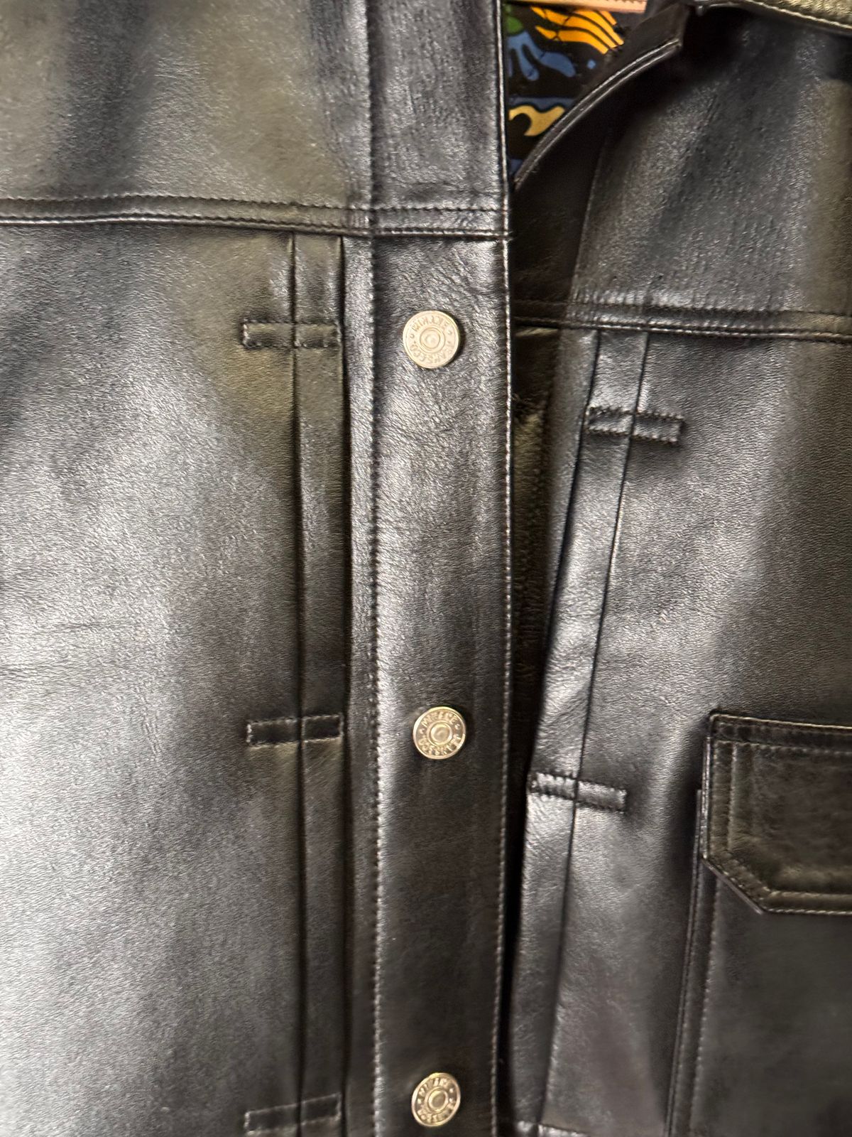 Photo by Davi_Arzika on March 5, 2026 of the Mihane Jeans Tipe 1 Leather jacket in Steerhide Black Teacore 1.4-1.5mm.
