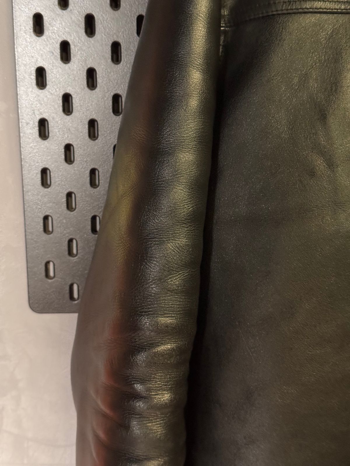 Photo by Davi_Arzika on March 5, 2026 of the Mihane Jeans Tipe 1 Leather jacket in Steerhide Black Teacore 1.4-1.5mm.