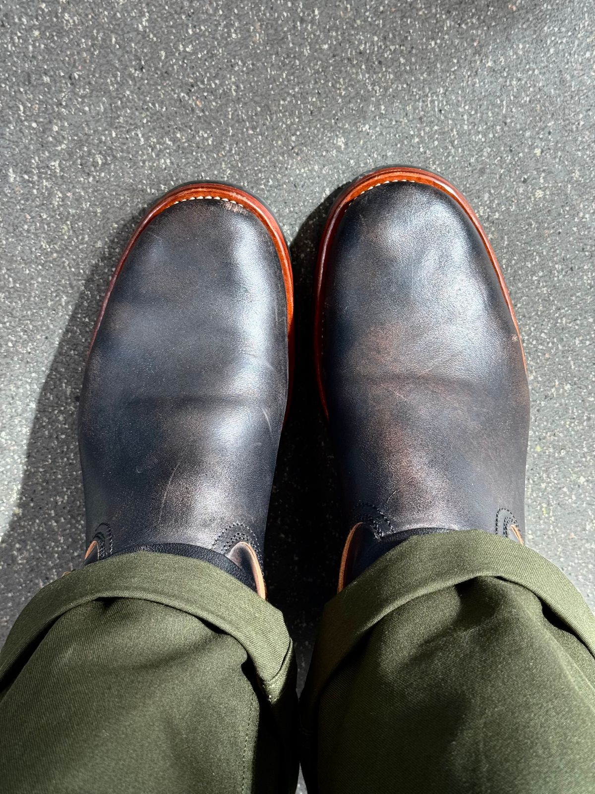 Photo by Davi_Arzika on November 12, 2025 of the Briselblack The Keeper Type 3 Engineer Boots in Black-Overdyed Horsebutt.