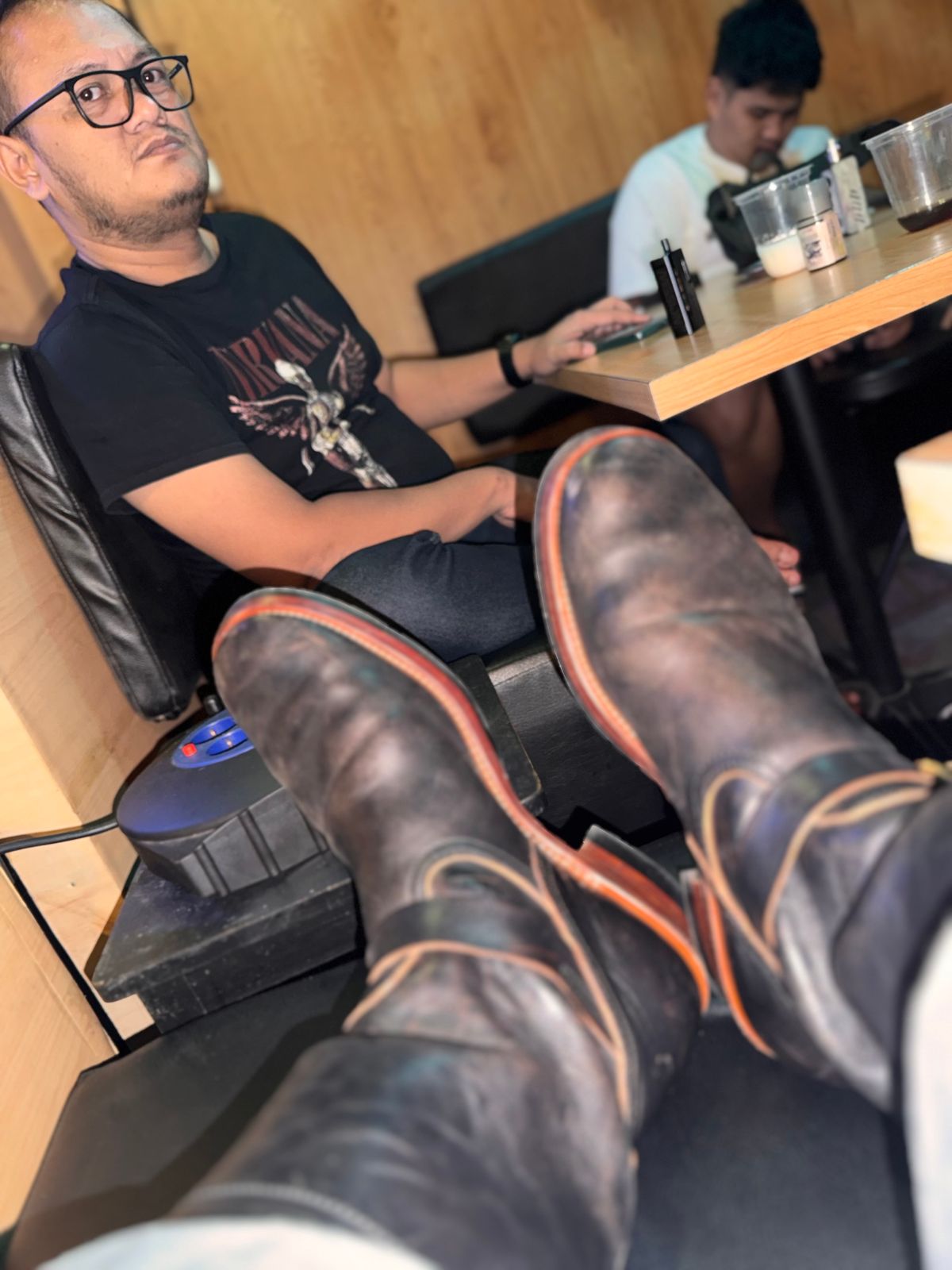 Photo by Davi_Arzika on January 30, 2026 of the Briselblack The Keeper Type 3 Engineer Boots in Black-Overdyed Horsebutt.