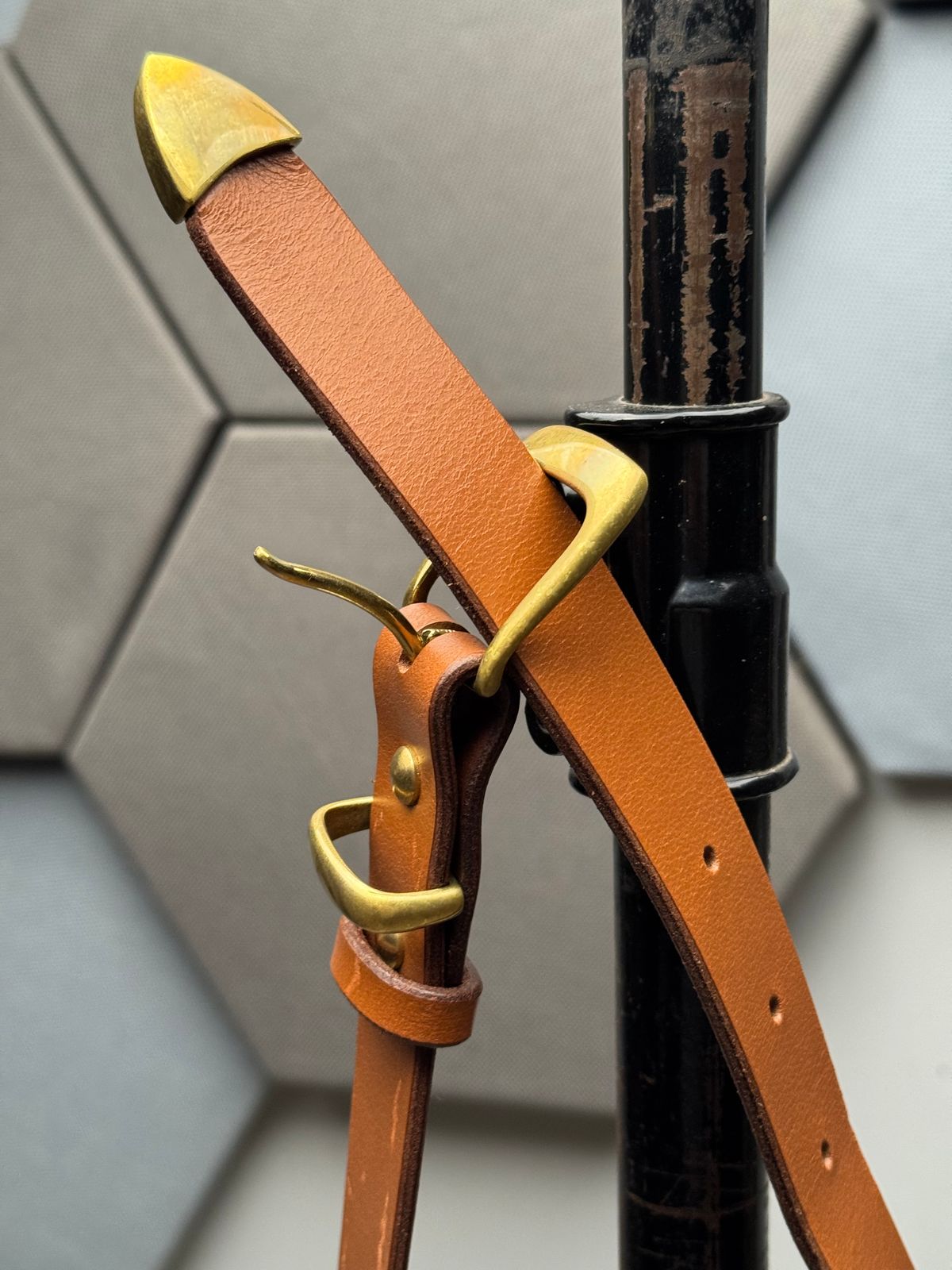 Photo by Davi_Arzika on December 5, 2025 of the Siege leather Vegtan Buffalo belting in Veg Tan Bufallo.