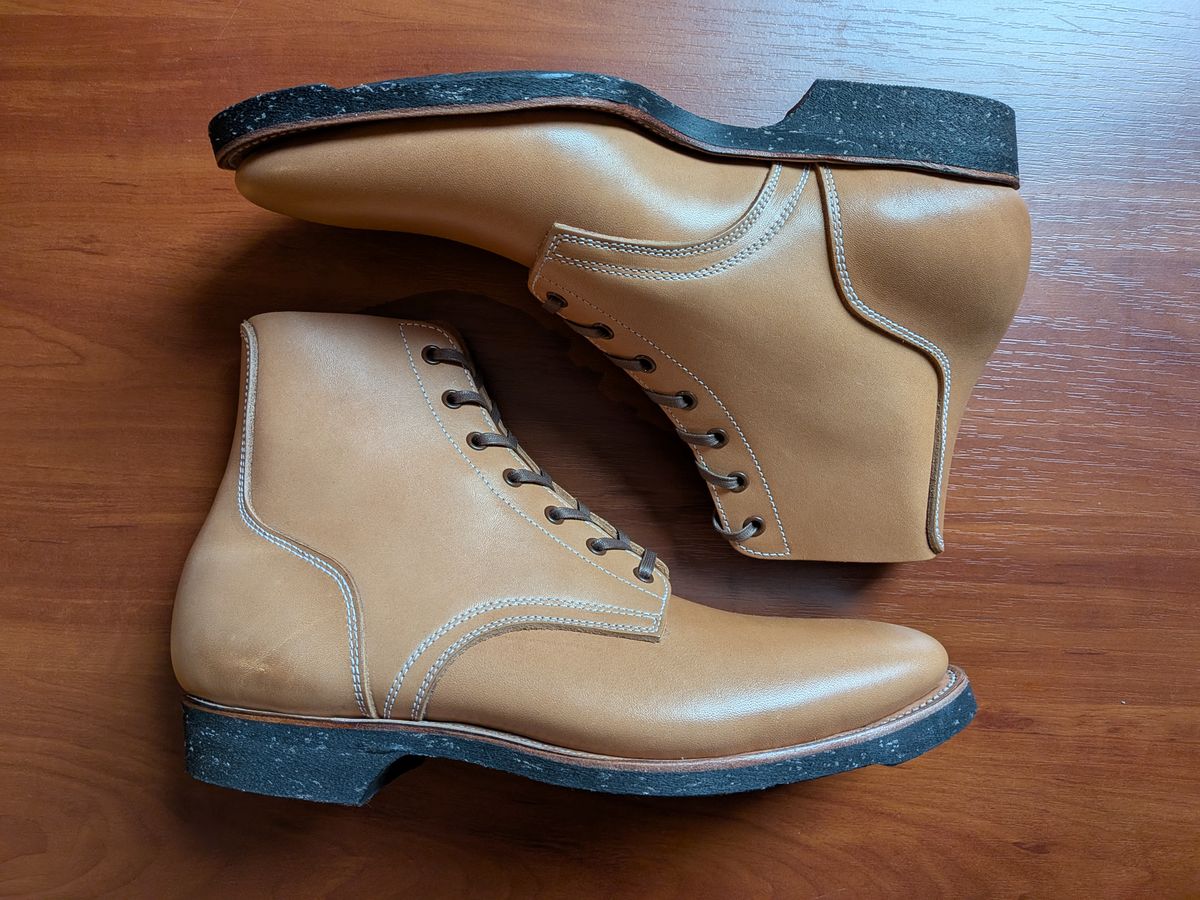 Photo by Tiramisu on October 4, 2025 of the Clinch Yeager Boots in Degermann Natural Gustave Cowhide.