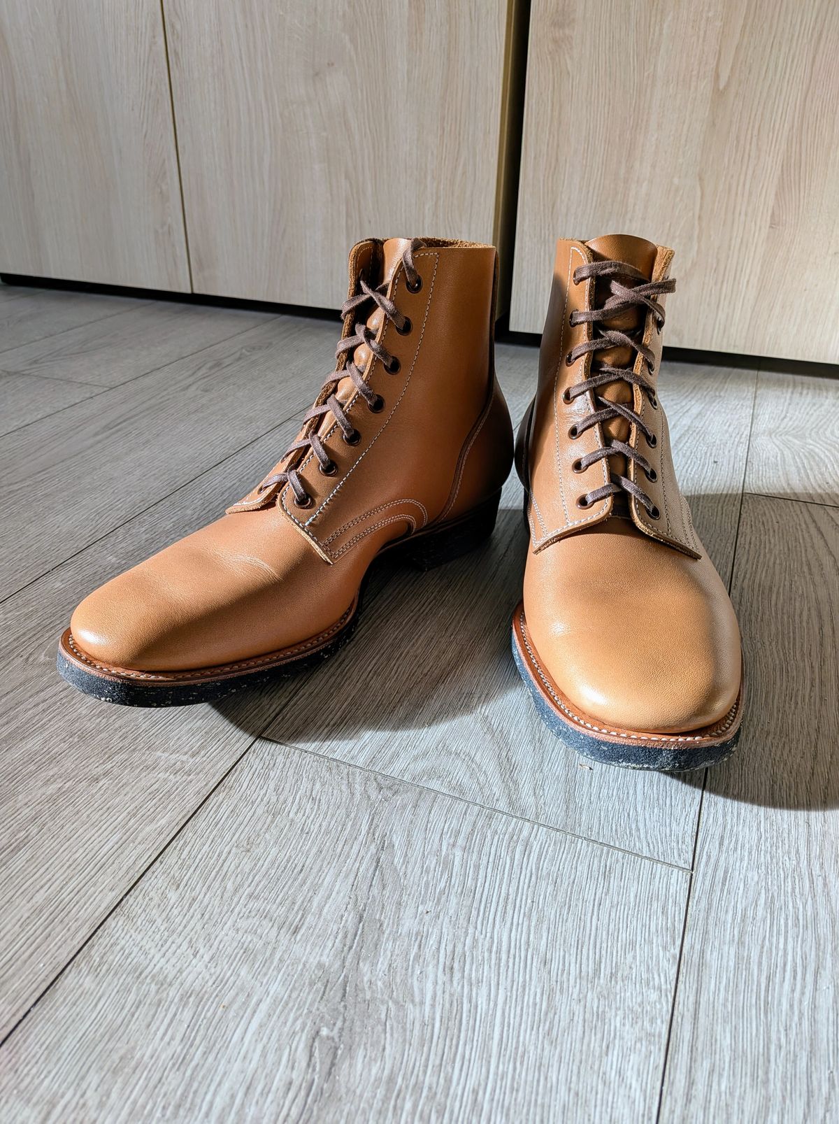 Photo by Tiramisu on November 4, 2025 of the Clinch Yeager Boots in Degermann Natural Gustave Cowhide.