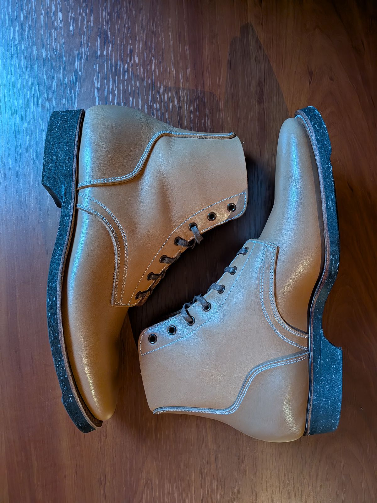 Photo by Tiramisu on November 1, 2025 of the Clinch Yeager Boots in Degermann Natural Gustave Cowhide.