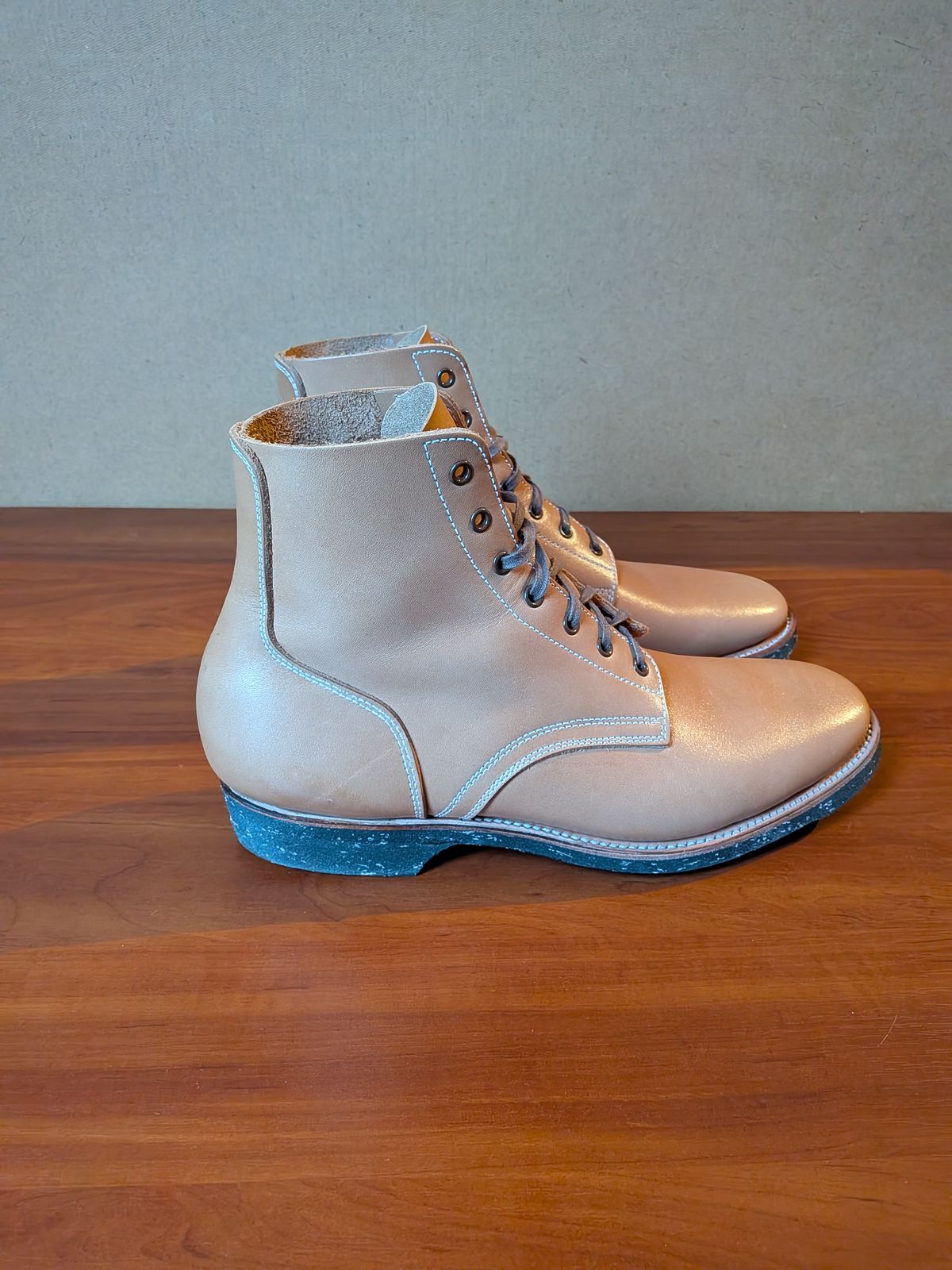 Photo by Tiramisu on November 1, 2025 of the Clinch Yeager Boots in Degermann Natural Gustave Cowhide.