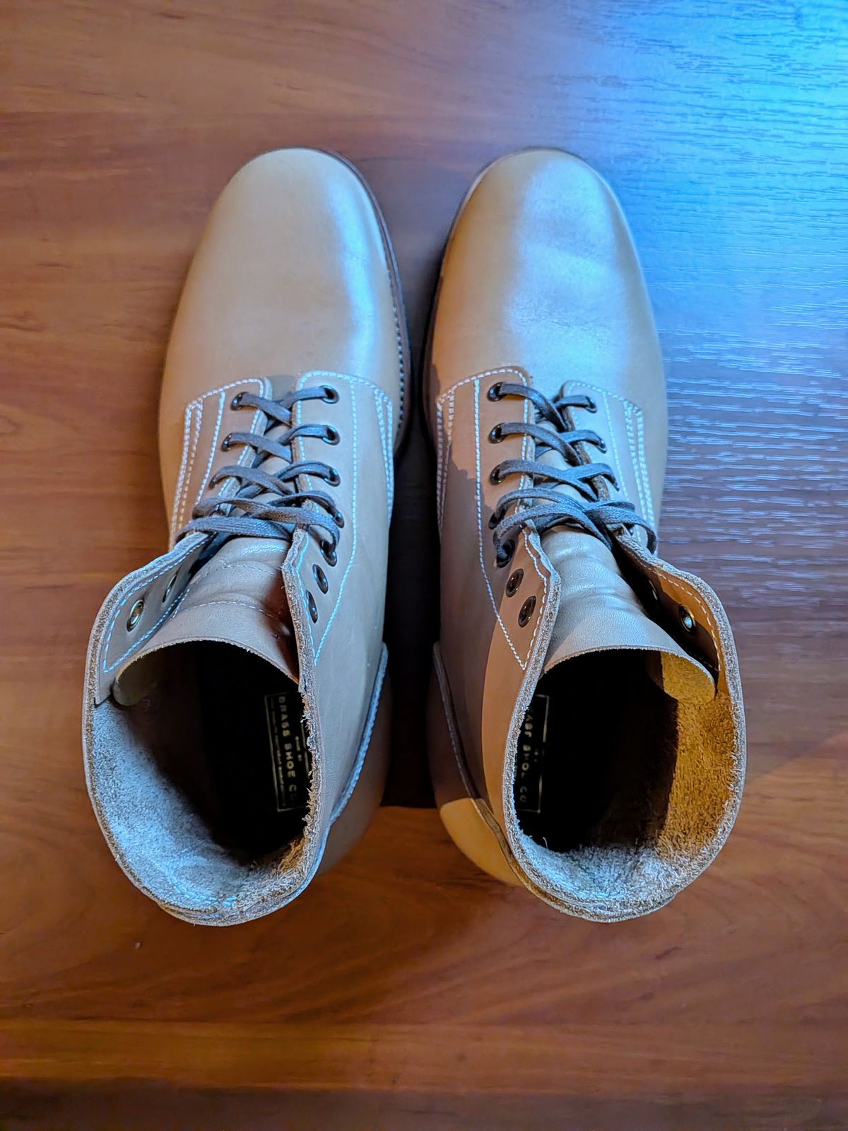 Photo by Tiramisu on November 1, 2025 of the Clinch Yeager Boots in Degermann Natural Gustave Cowhide.