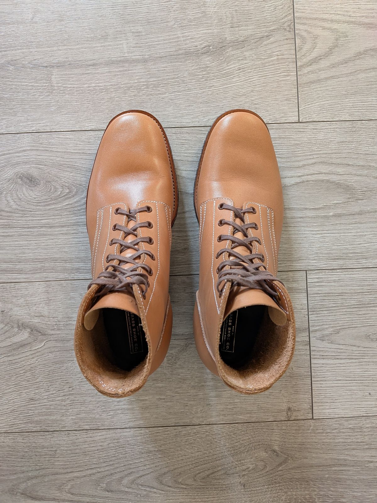 Photo by Tiramisu on December 2, 2025 of the Clinch Yeager Boots in Degermann Natural Gustave Cowhide.