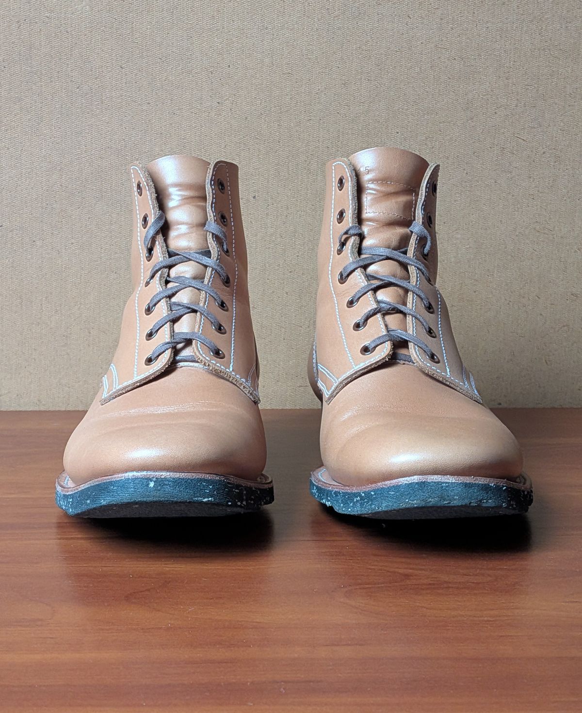 Photo by Tiramisu on January 1, 2026 of the Clinch Yeager Boots in Degermann Natural Gustave Cowhide.