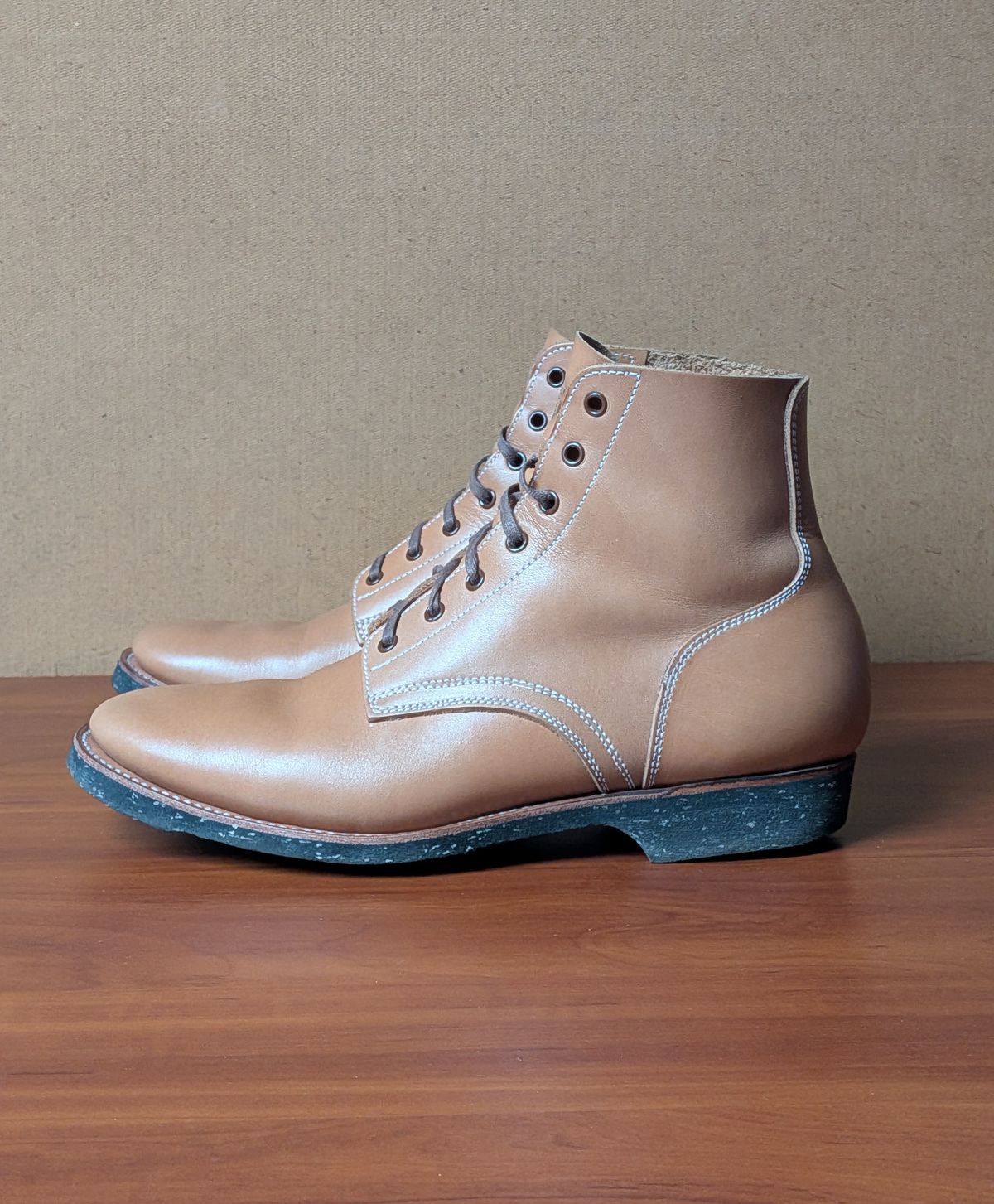 Photo by Tiramisu on January 1, 2026 of the Clinch Yeager Boots in Degermann Natural Gustave Cowhide.