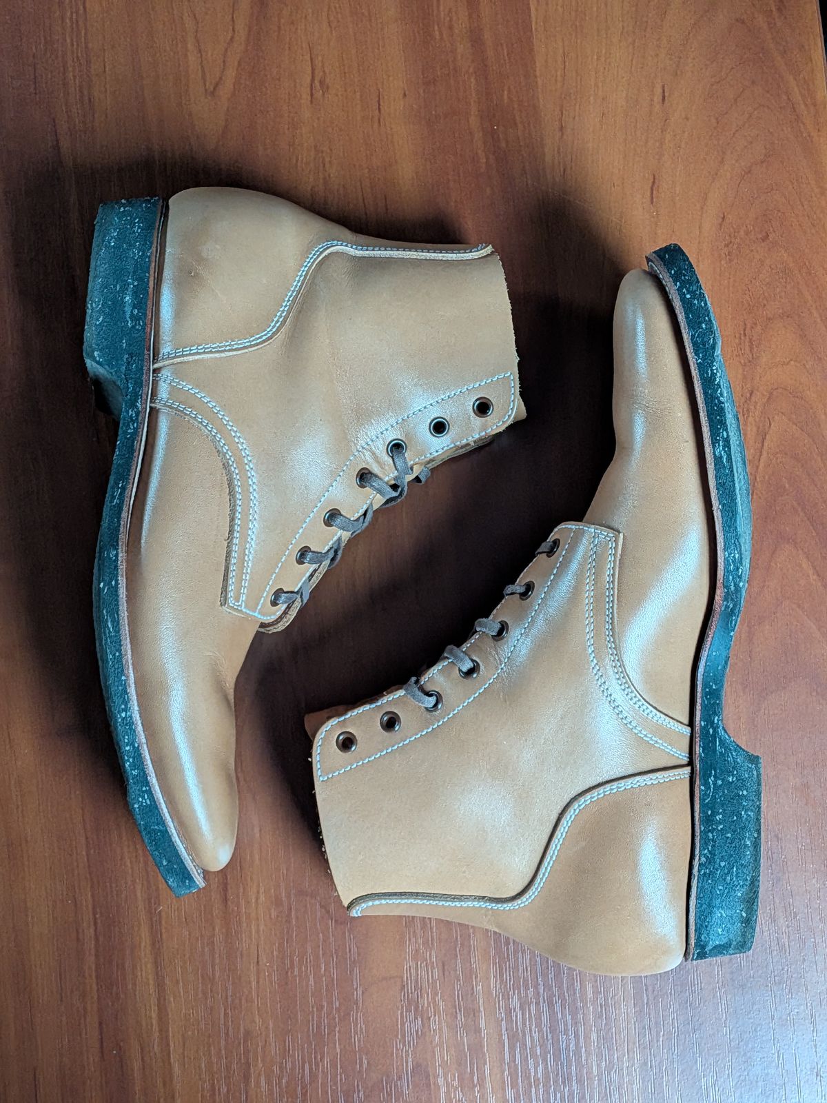 Photo by Tiramisu on January 1, 2026 of the Clinch Yeager Boots in Degermann Natural Gustave Cowhide.