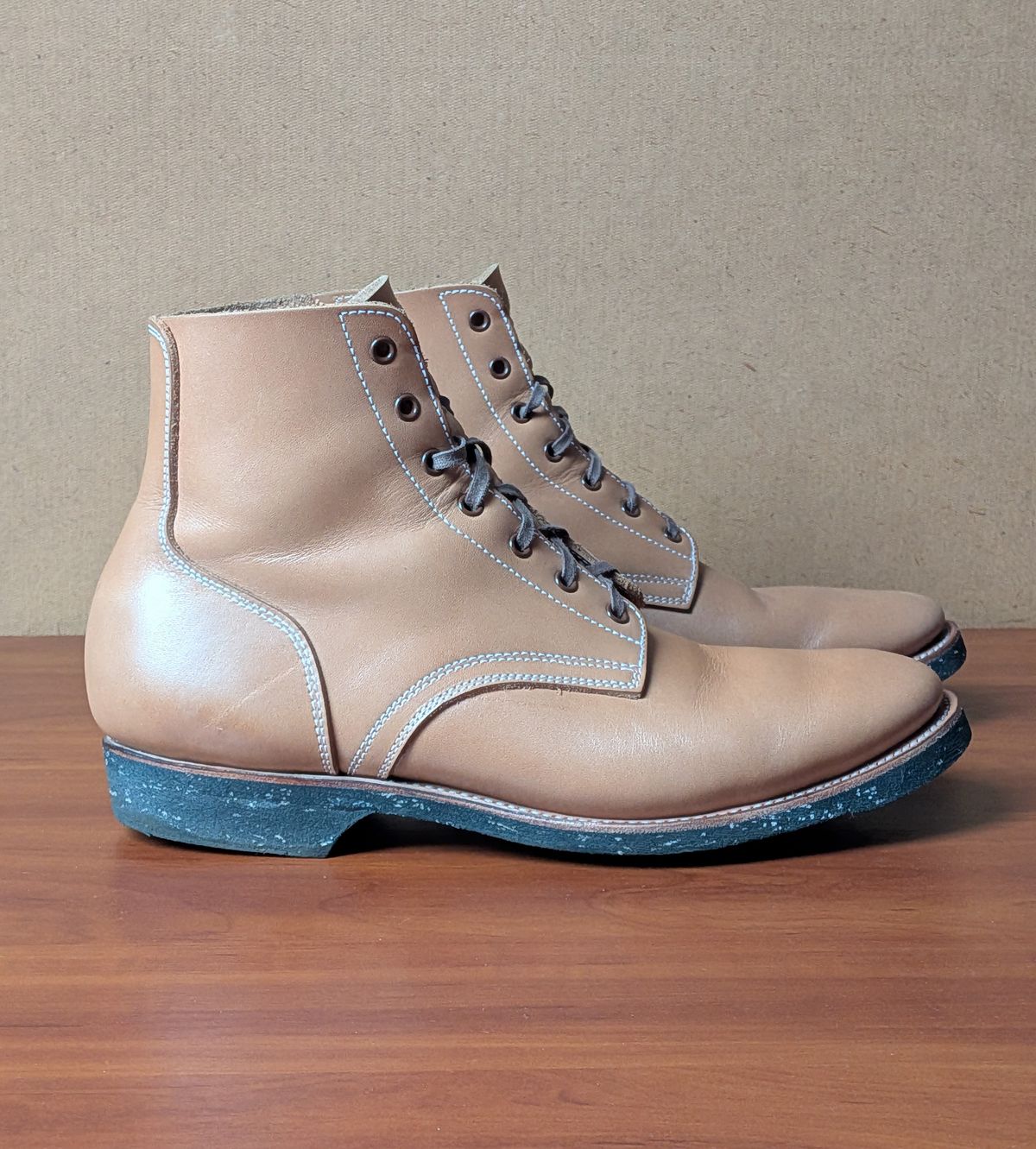 Photo by Tiramisu on January 1, 2026 of the Clinch Yeager Boots in Degermann Natural Gustave Cowhide.