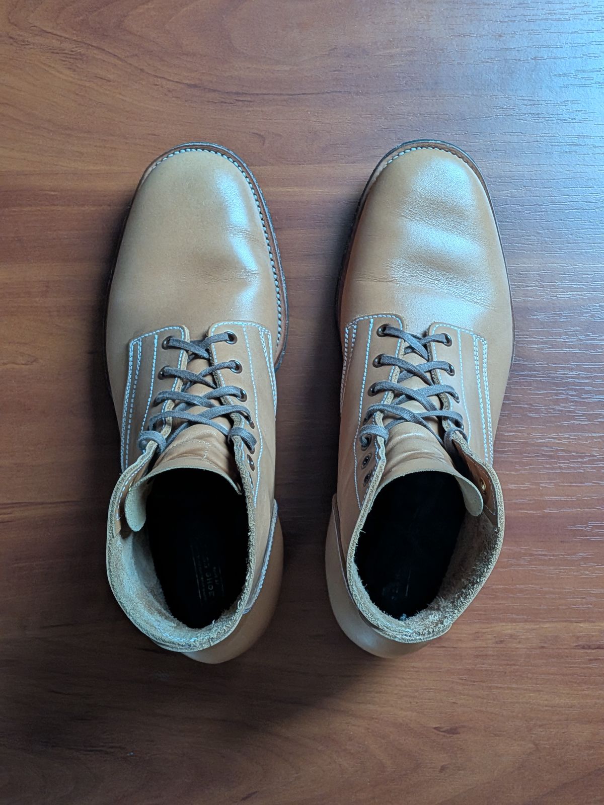 Photo by Tiramisu on January 1, 2026 of the Clinch Yeager Boots in Degermann Natural Gustave Cowhide.