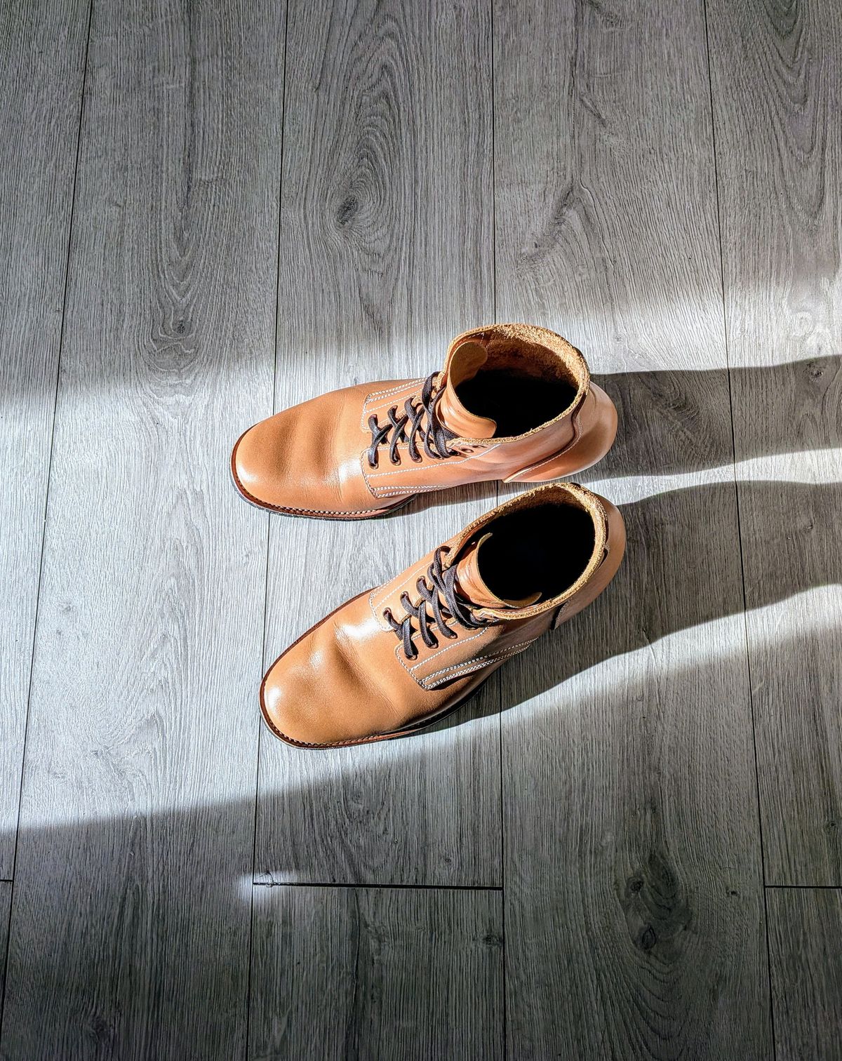 Photo by Tiramisu on February 20, 2026 of the Clinch Yeager Boots in Degermann Natural Gustave Cowhide.