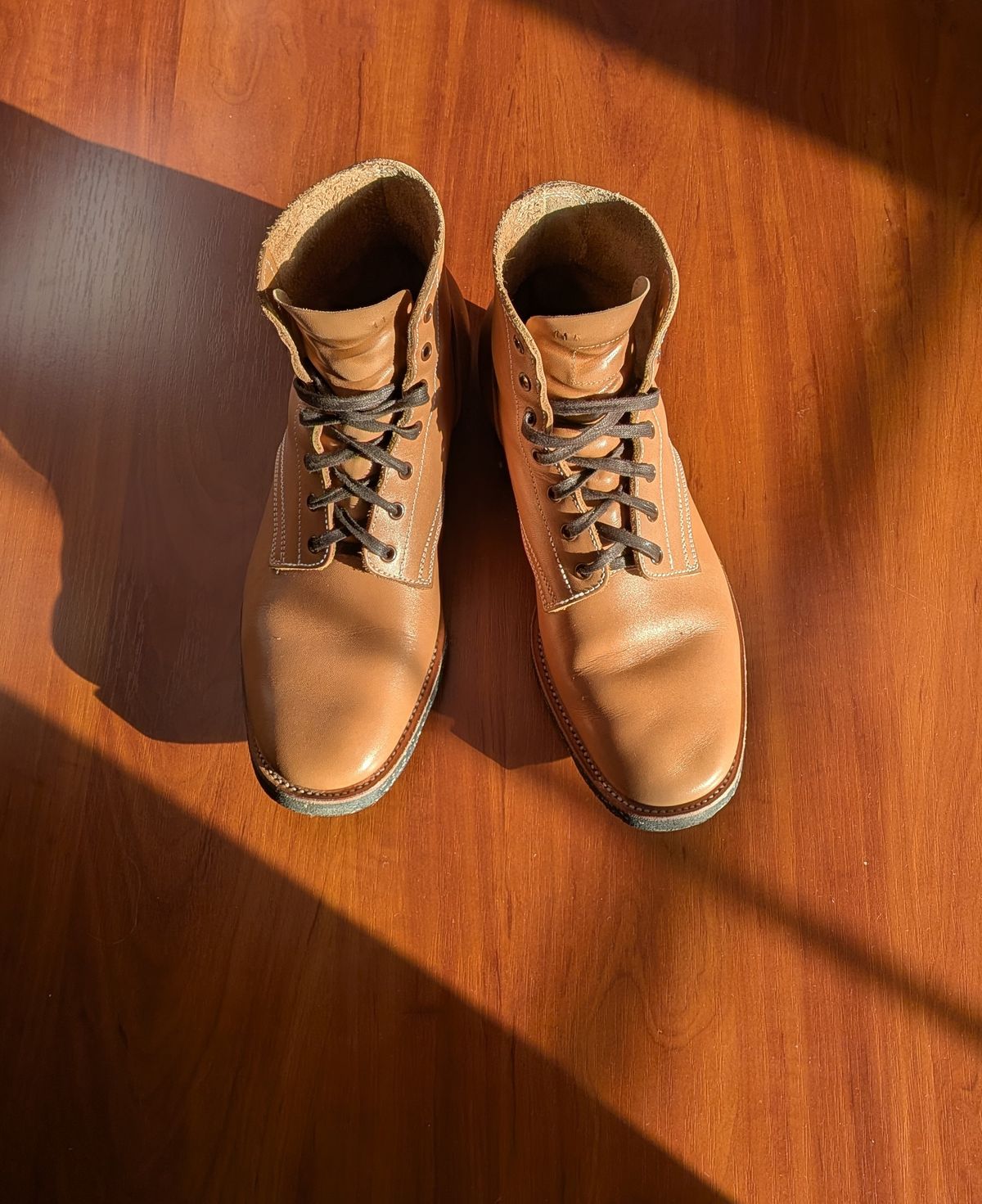 Photo by Tiramisu on February 19, 2026 of the Clinch Yeager Boots in Degermann Natural Gustave Cowhide.