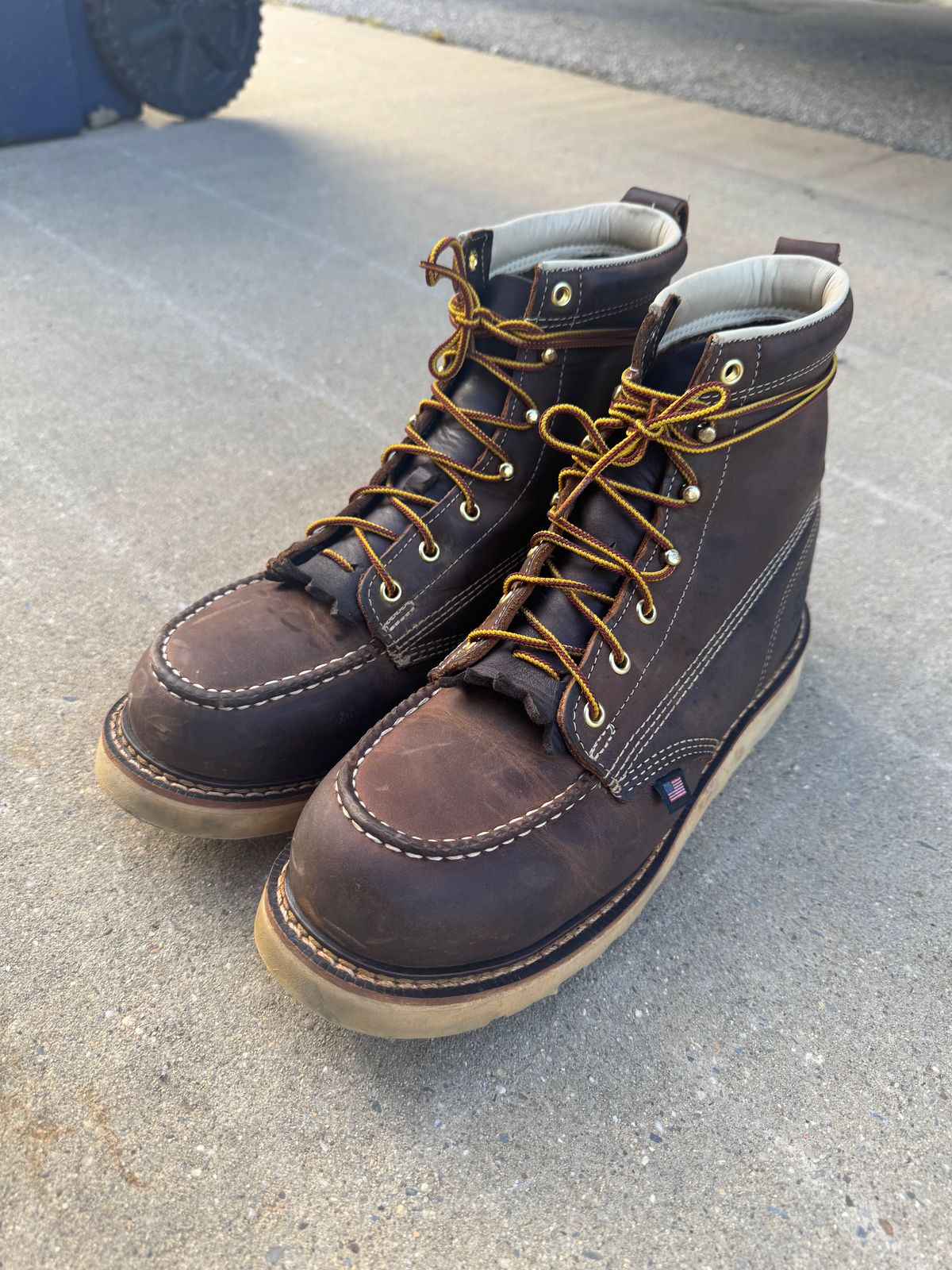 Photo by Brandan on October 1, 2025 of the Thorogood 6" Steel Toe Moc Toe in Unkown.