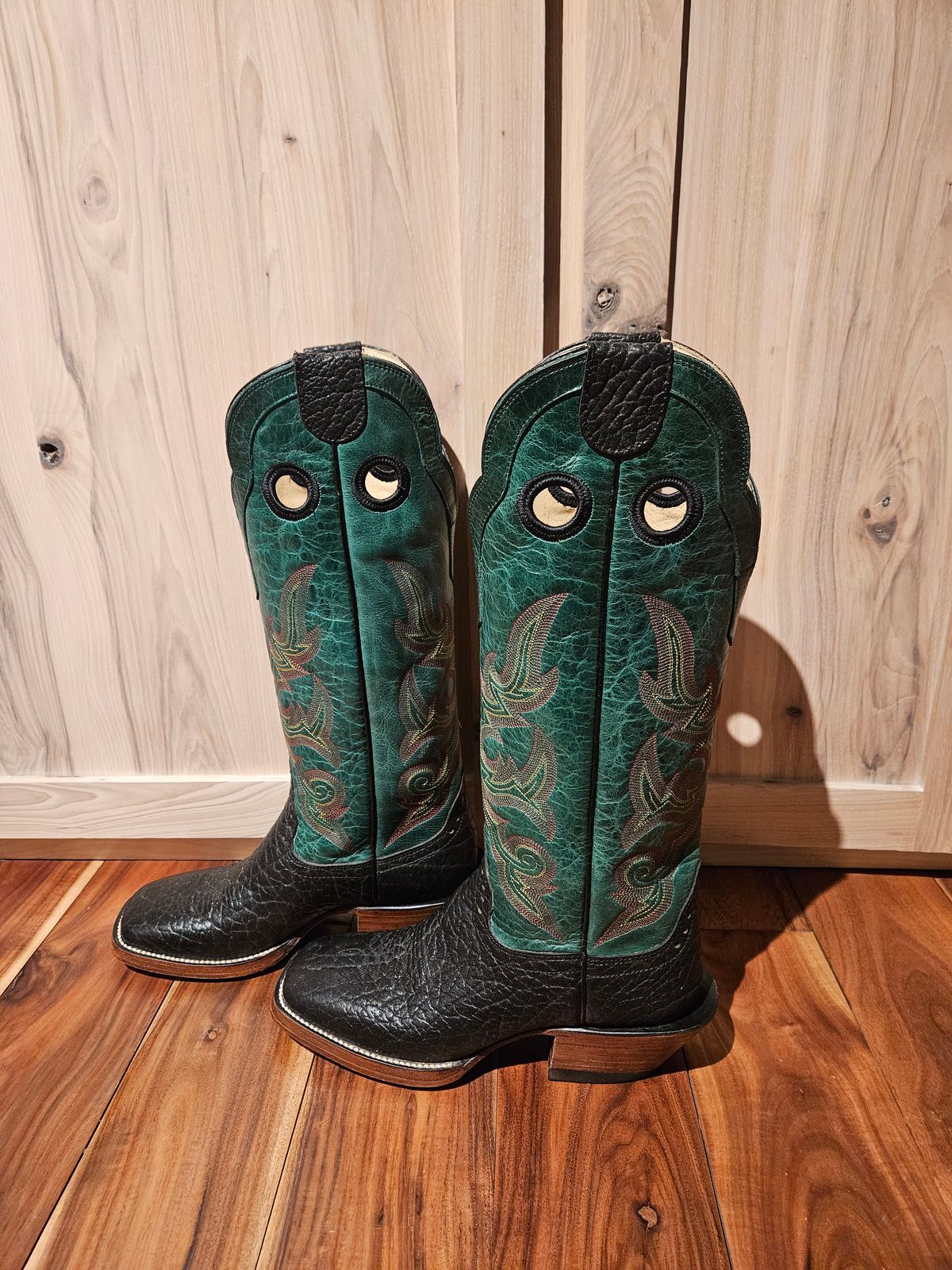 Photo by NevadaBugle on October 3, 2025 of the Hondo 3478 in Black Bullhide.