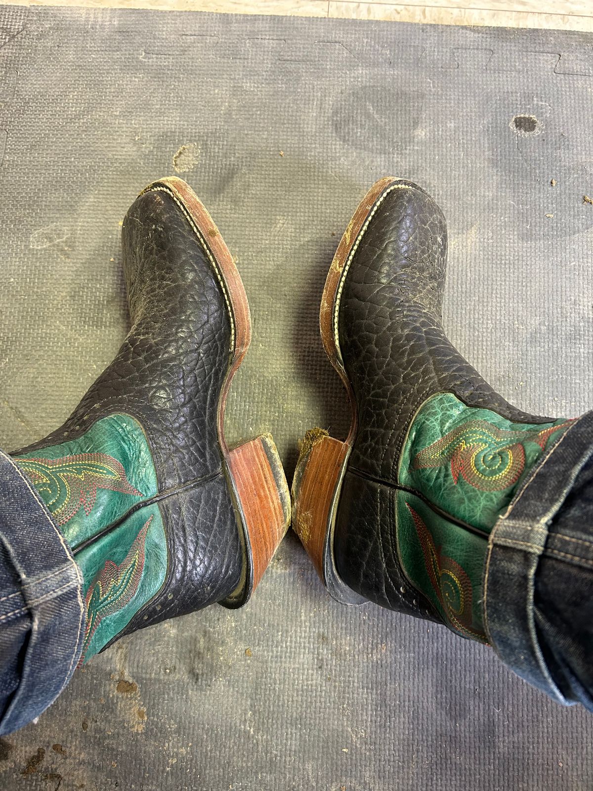 Photo by NevadaBugle on October 15, 2025 of the Hondo 3478 in Black Bullhide.